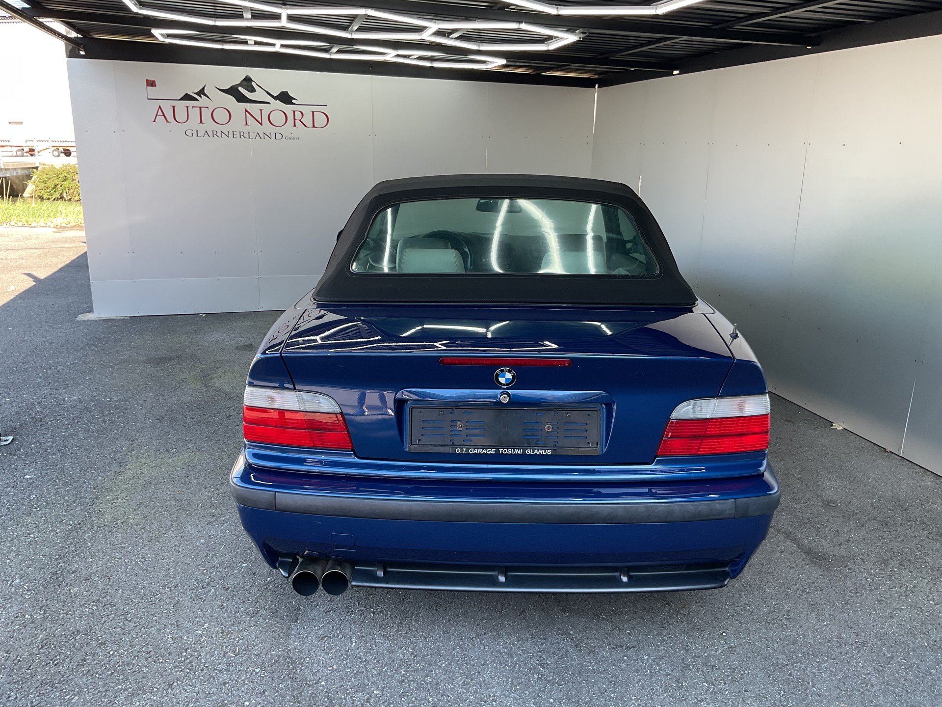 BMW 328i Cabrio-image-4