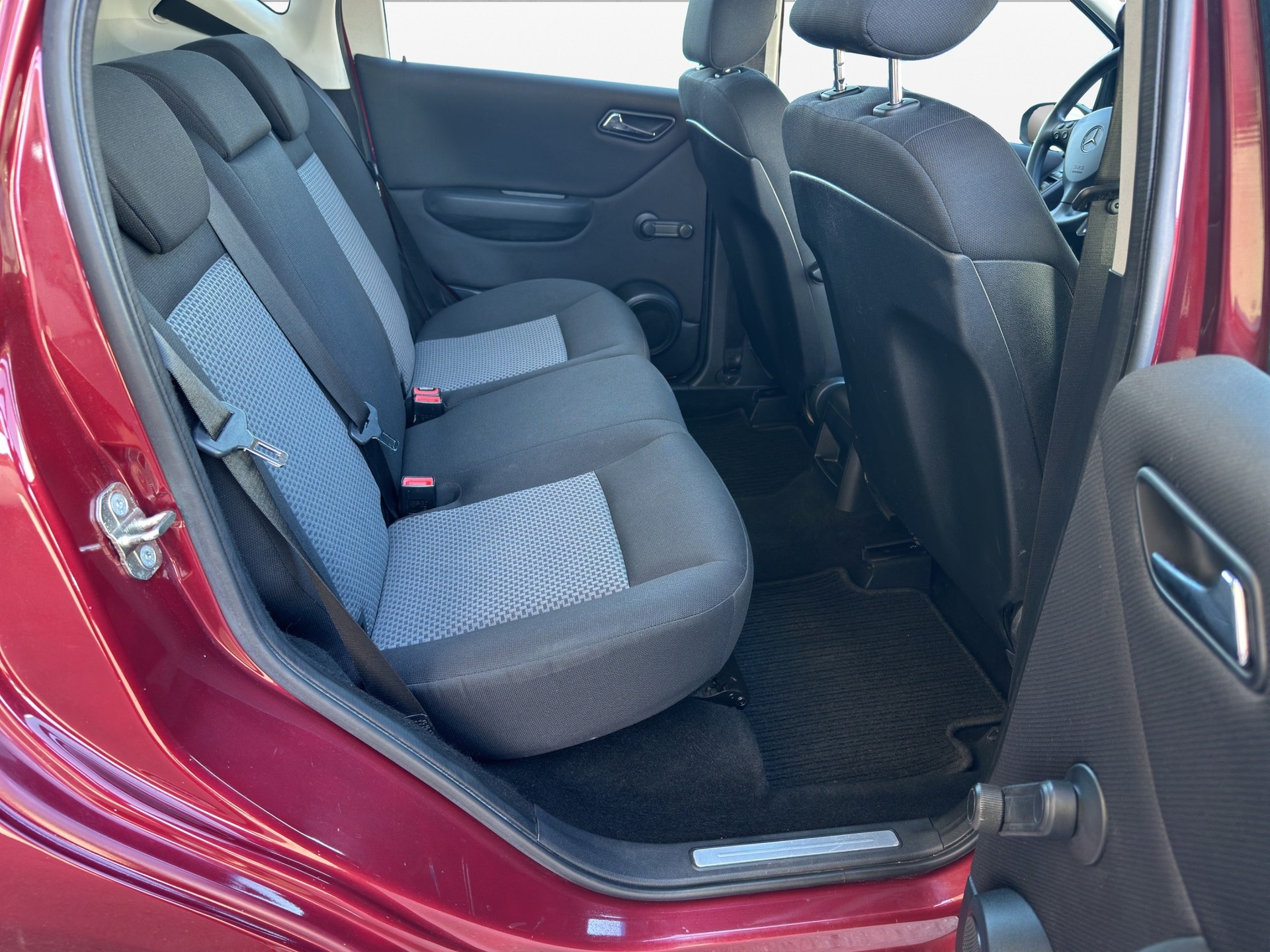 MERCEDES-BENZ A 170 Classic-image-12
