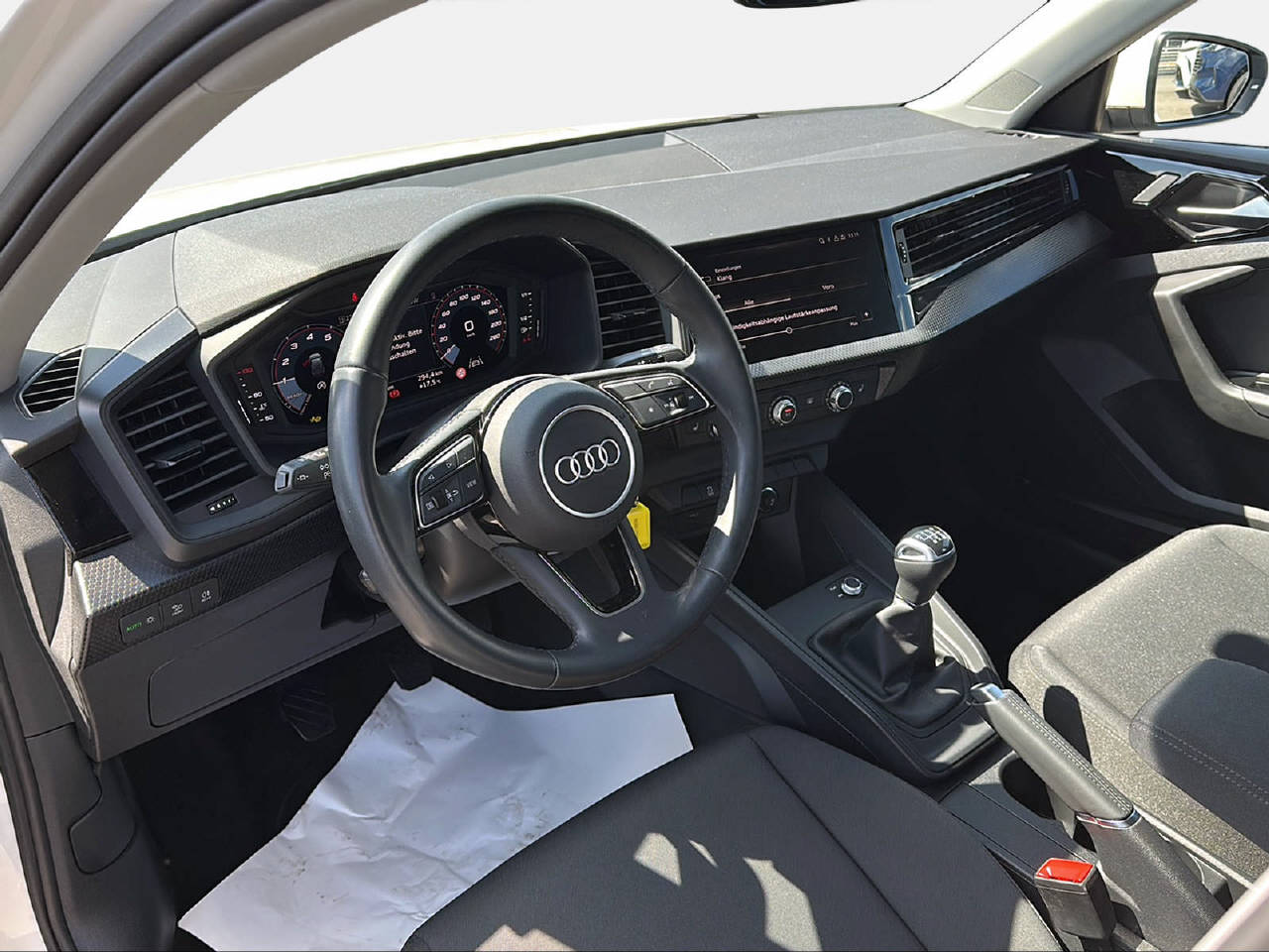 AUDI A1 Sportback 1.0 30 TFSI Attraction-image-9