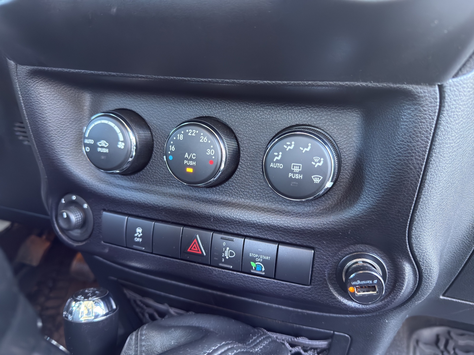 JEEP Wrangler 2.8 CRD Sport softtop-image-15