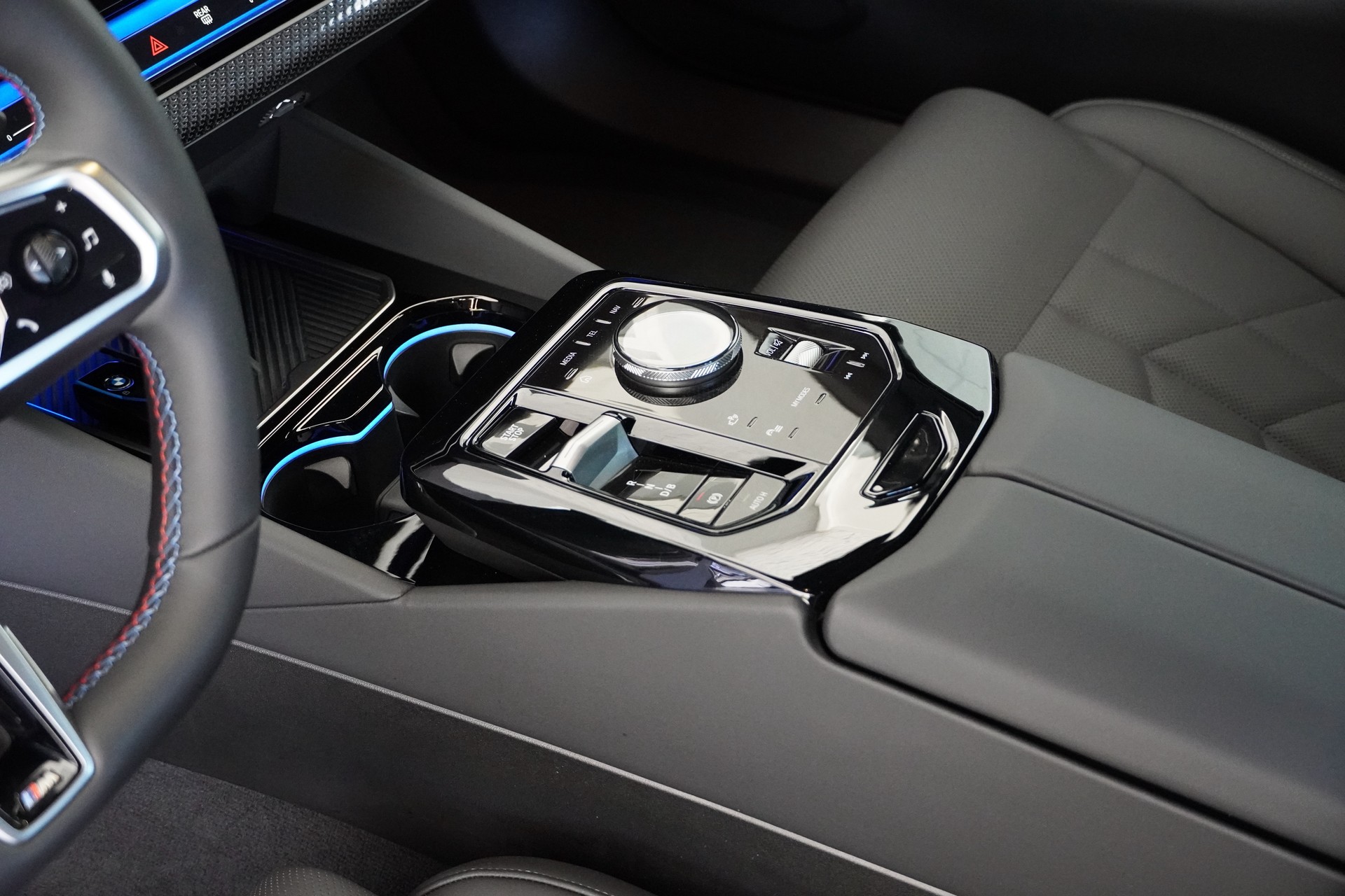 BMW i5 M60 xDrive M Sport Pro-image-10