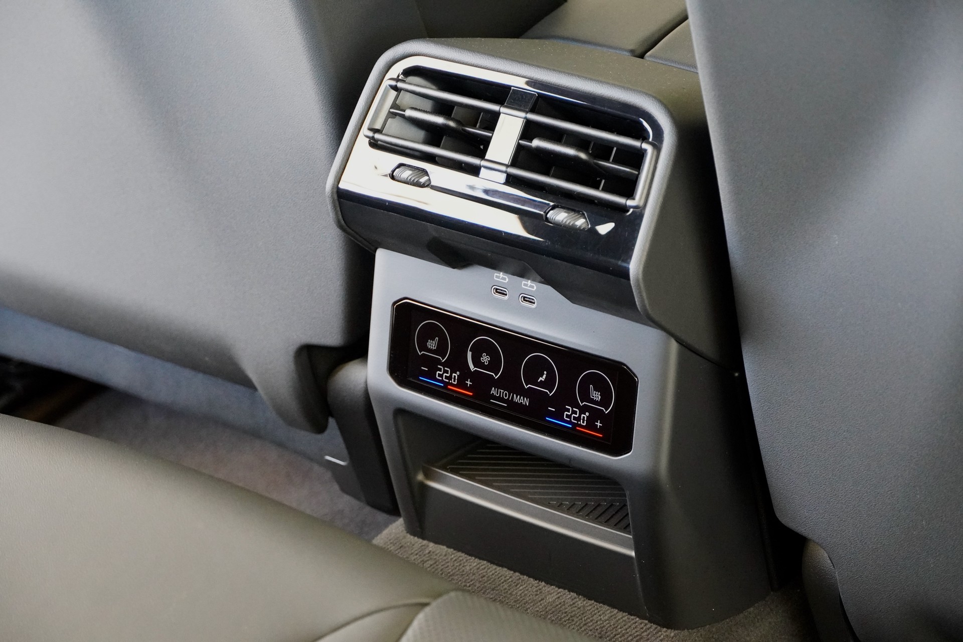 BMW i5 M60 xDrive M Sport Pro-image-14