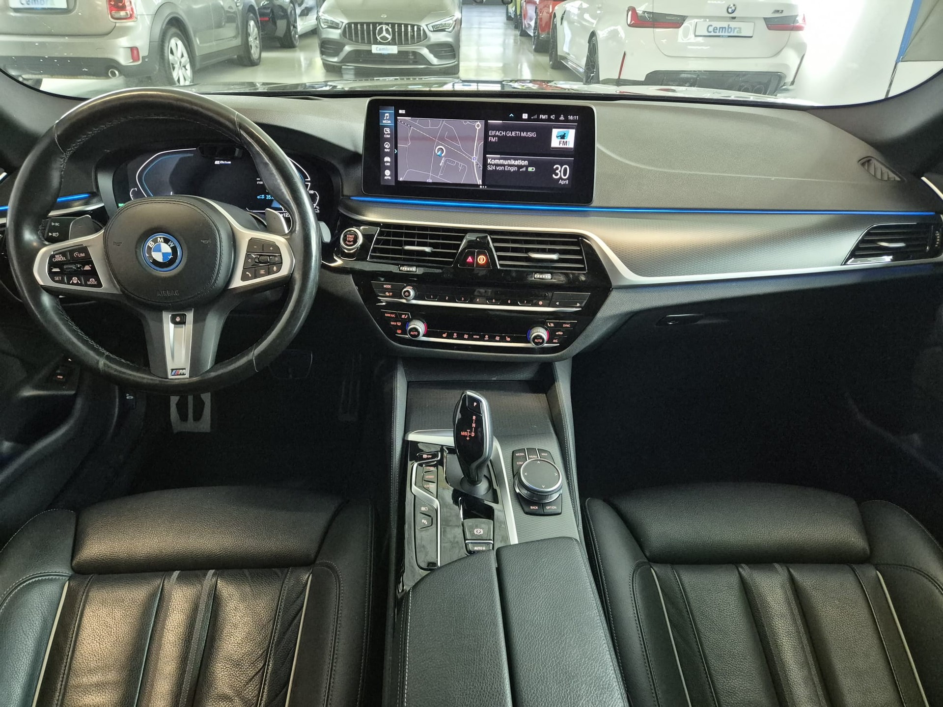 BMW 530e xDrive Touring M Sport Steptronic-image-28