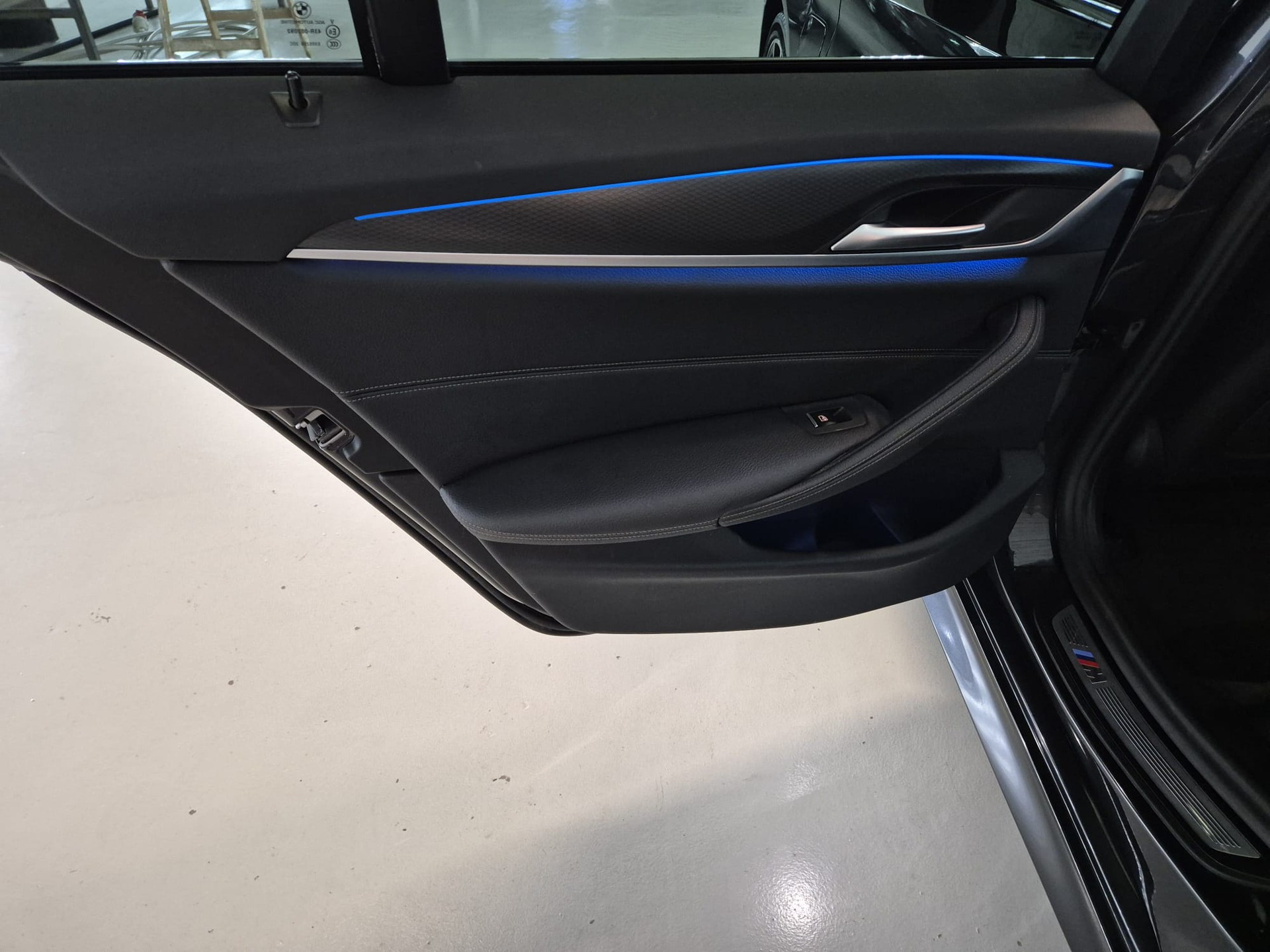 BMW 530e xDrive Touring M Sport Steptronic-image-20