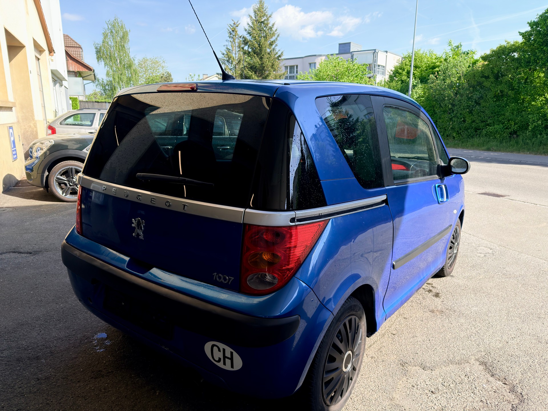 PEUGEOT 1007 1.4 HDI Trendy-image-1