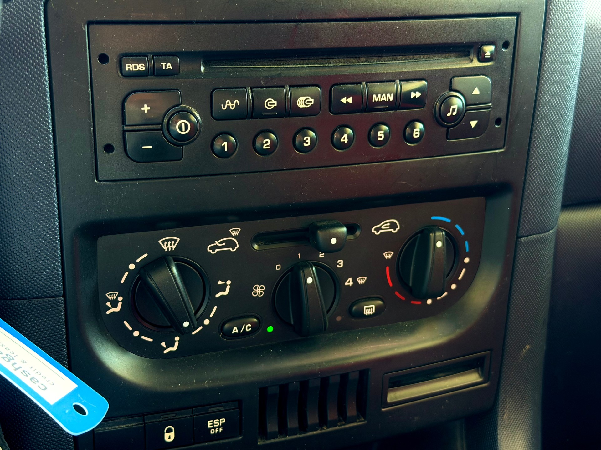 PEUGEOT 1007 1.4 HDI Trendy-image-3