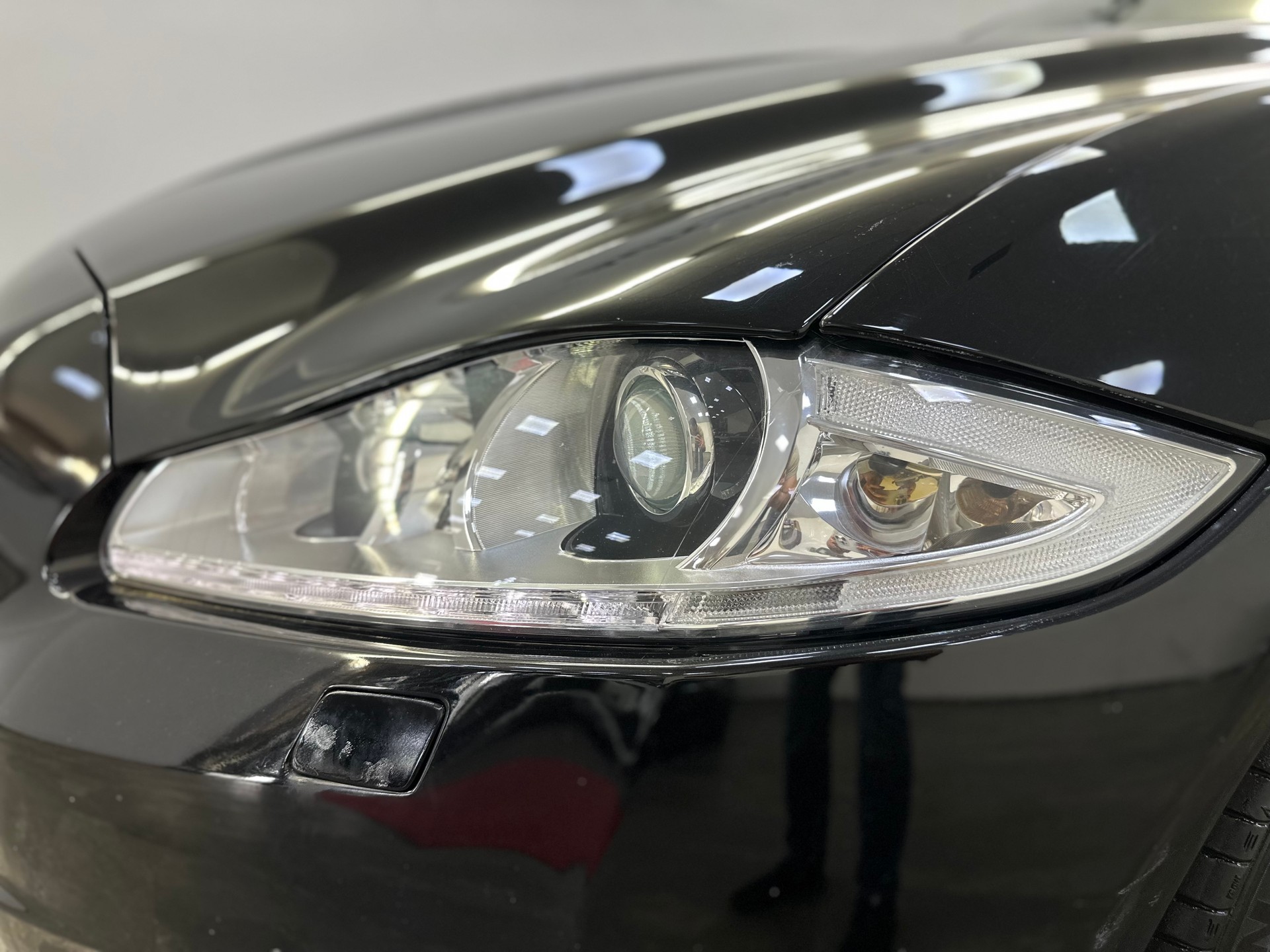 JAGUAR XJ 3.0d V6 Premium Luxury Automatic-image-4