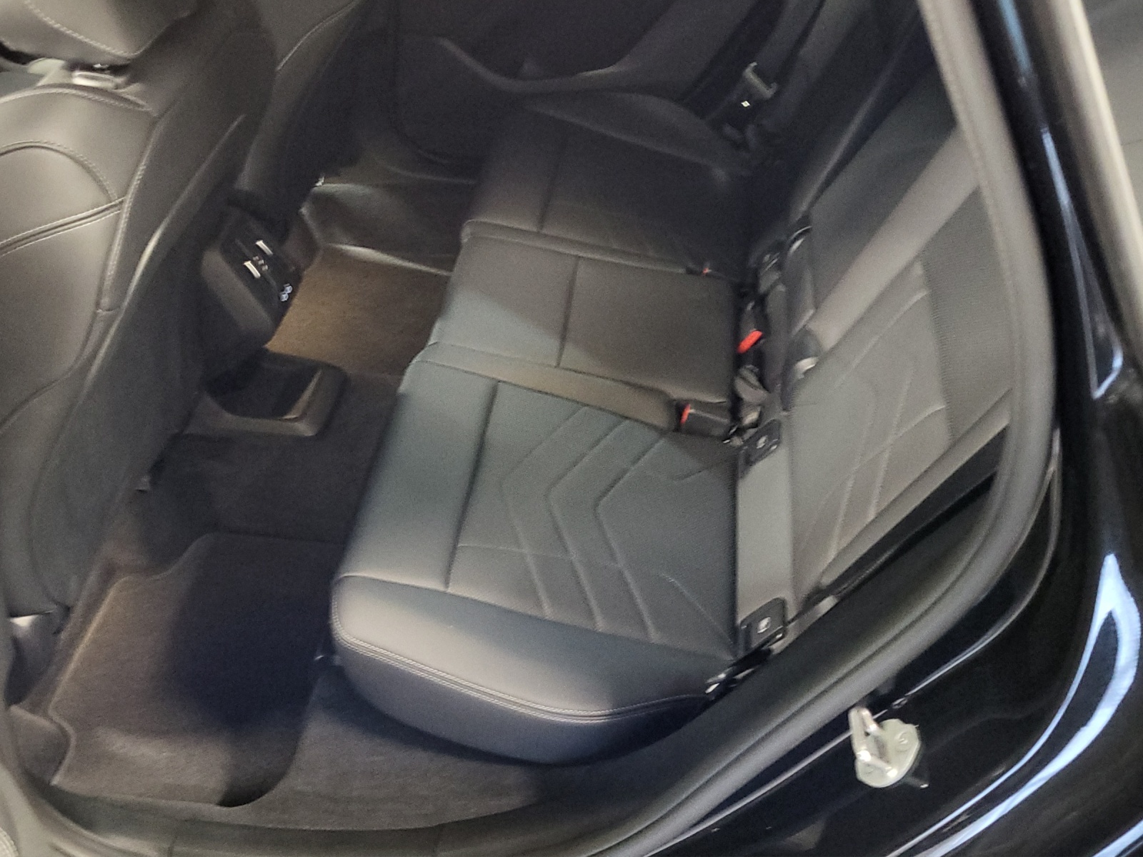 BMW 223i Act. T. xDr. M Sport-image-18