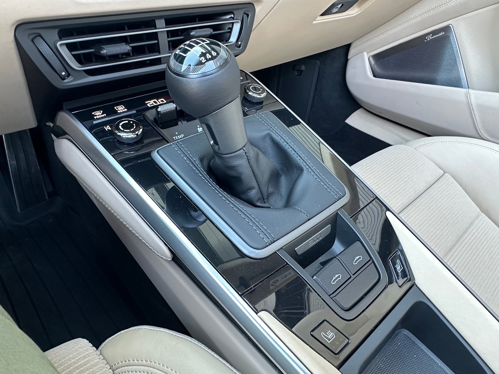 PORSCHE 911 Targa 3.0 Carrera 4S Heritage Design Edition-image-11