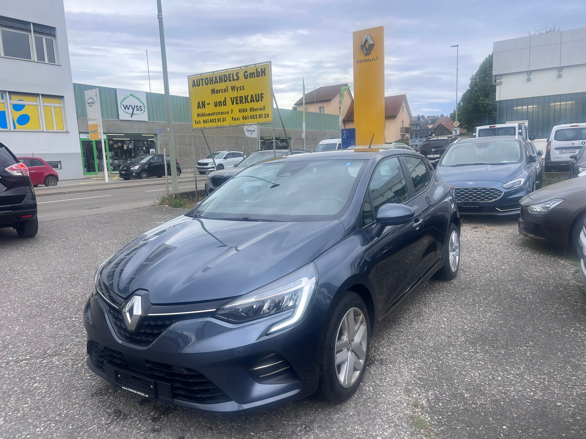 RENAULT Clio 1.0 Zen CVT-showroom-element-1
