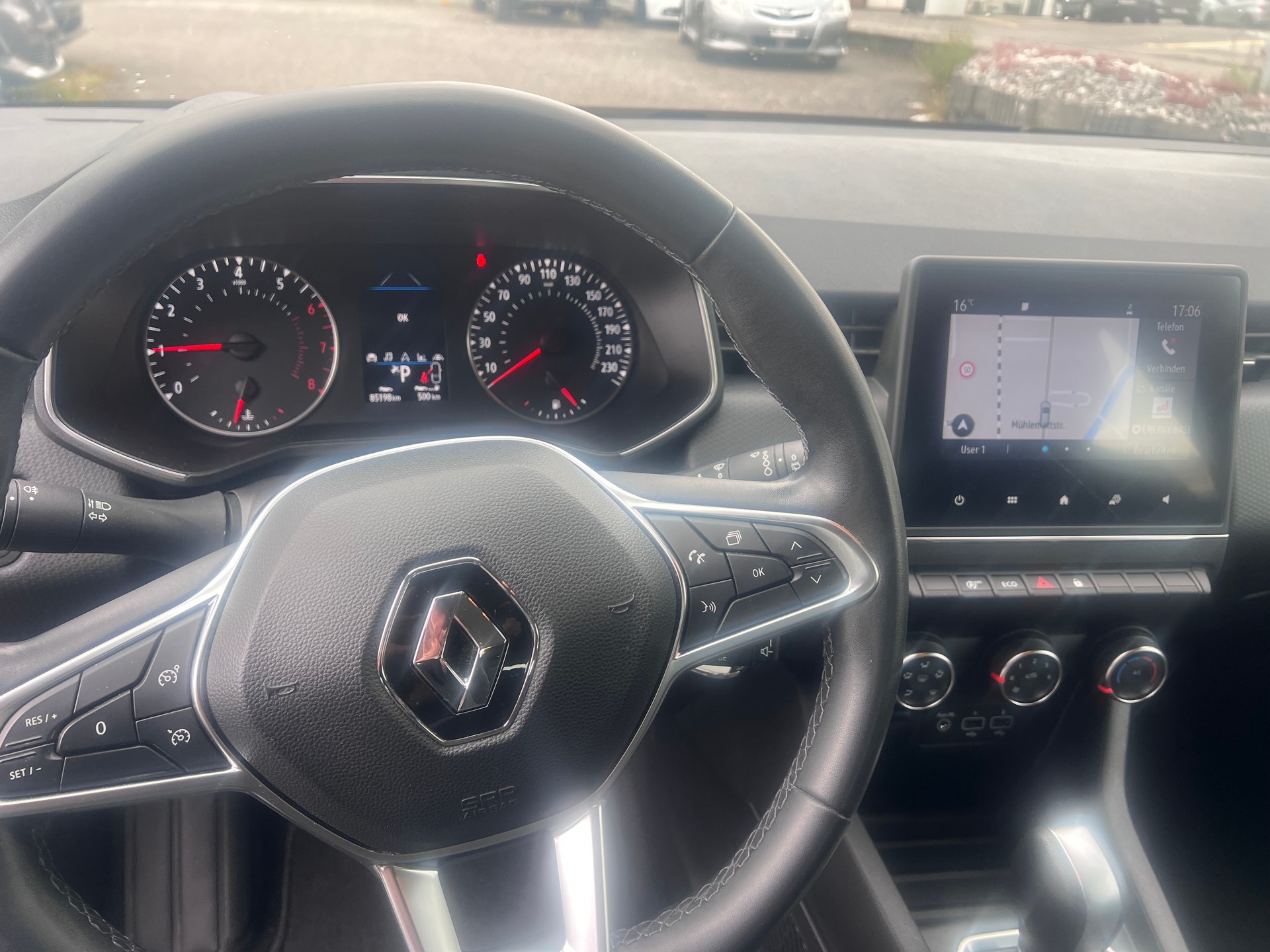 RENAULT Clio 1.0 Zen CVT-image-14