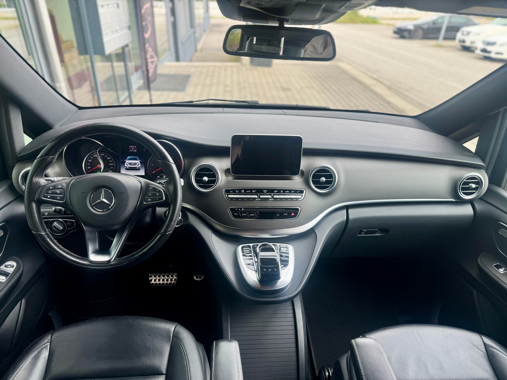 MERCEDES-BENZ V 250 d Avantgarde AMG-Line kompakt 7G-Tronic-image-7