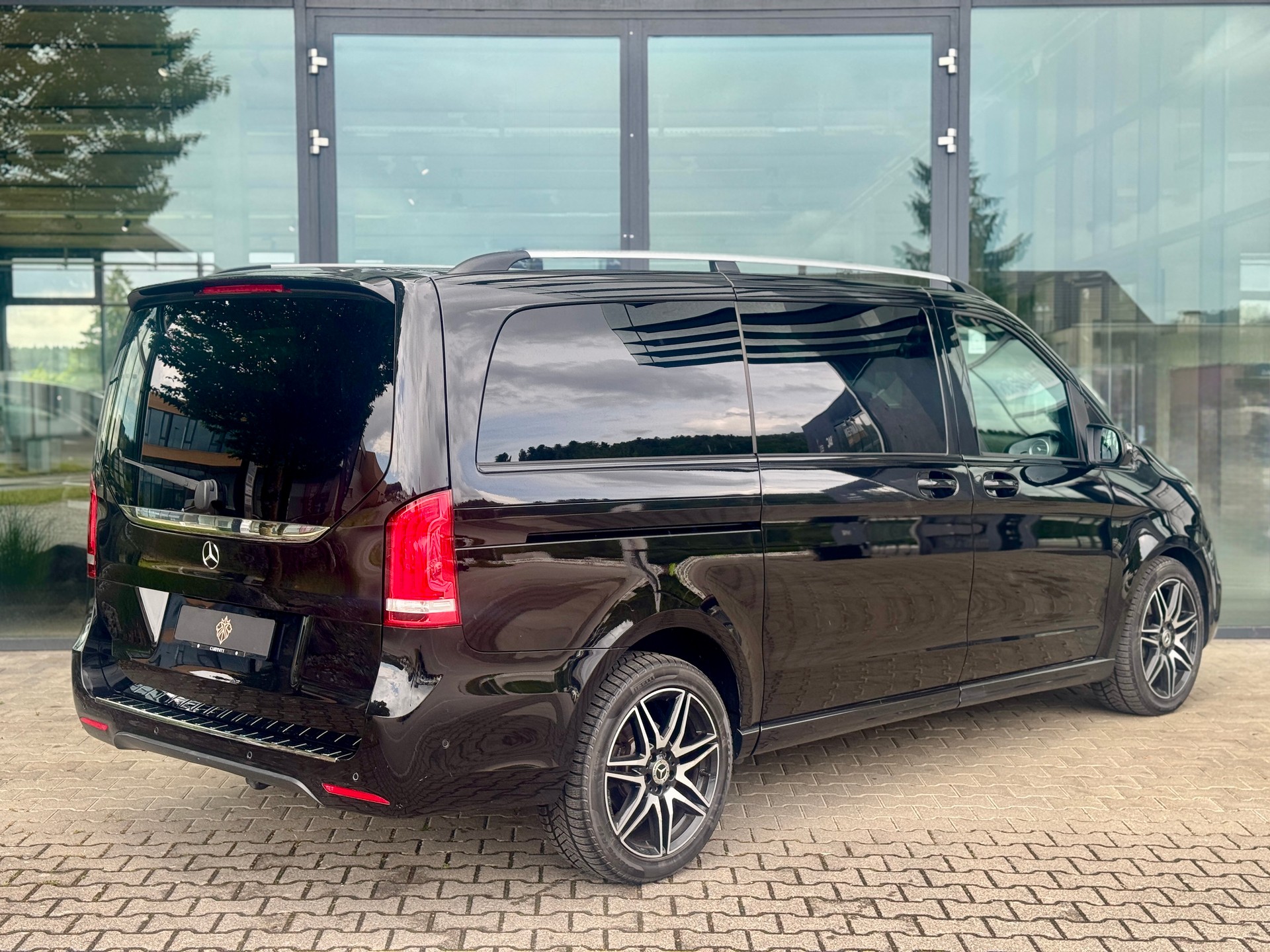 MERCEDES-BENZ V 250 d Avantgarde AMG-Line kompakt 7G-Tronic-image-5