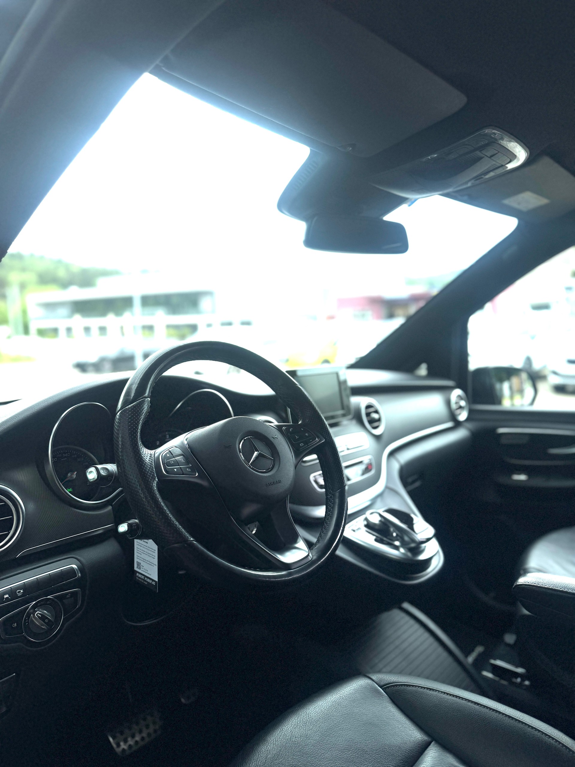 MERCEDES-BENZ V 250 d Avantgarde AMG-Line kompakt 7G-Tronic-image-8