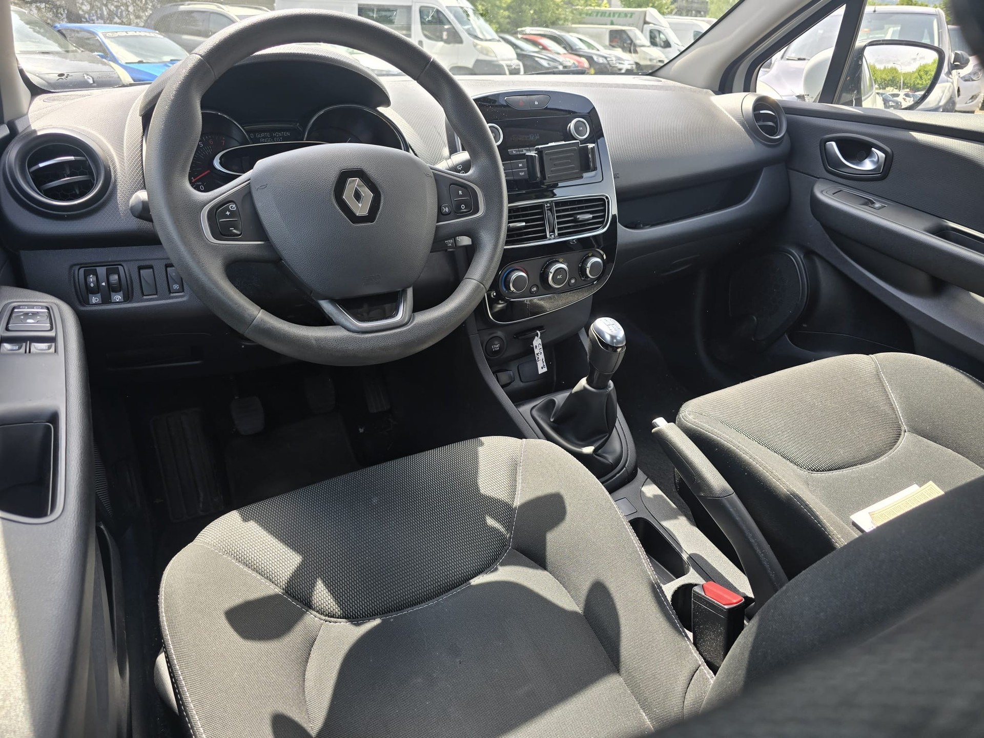 RENAULT Clio 0.9 Life-image-13