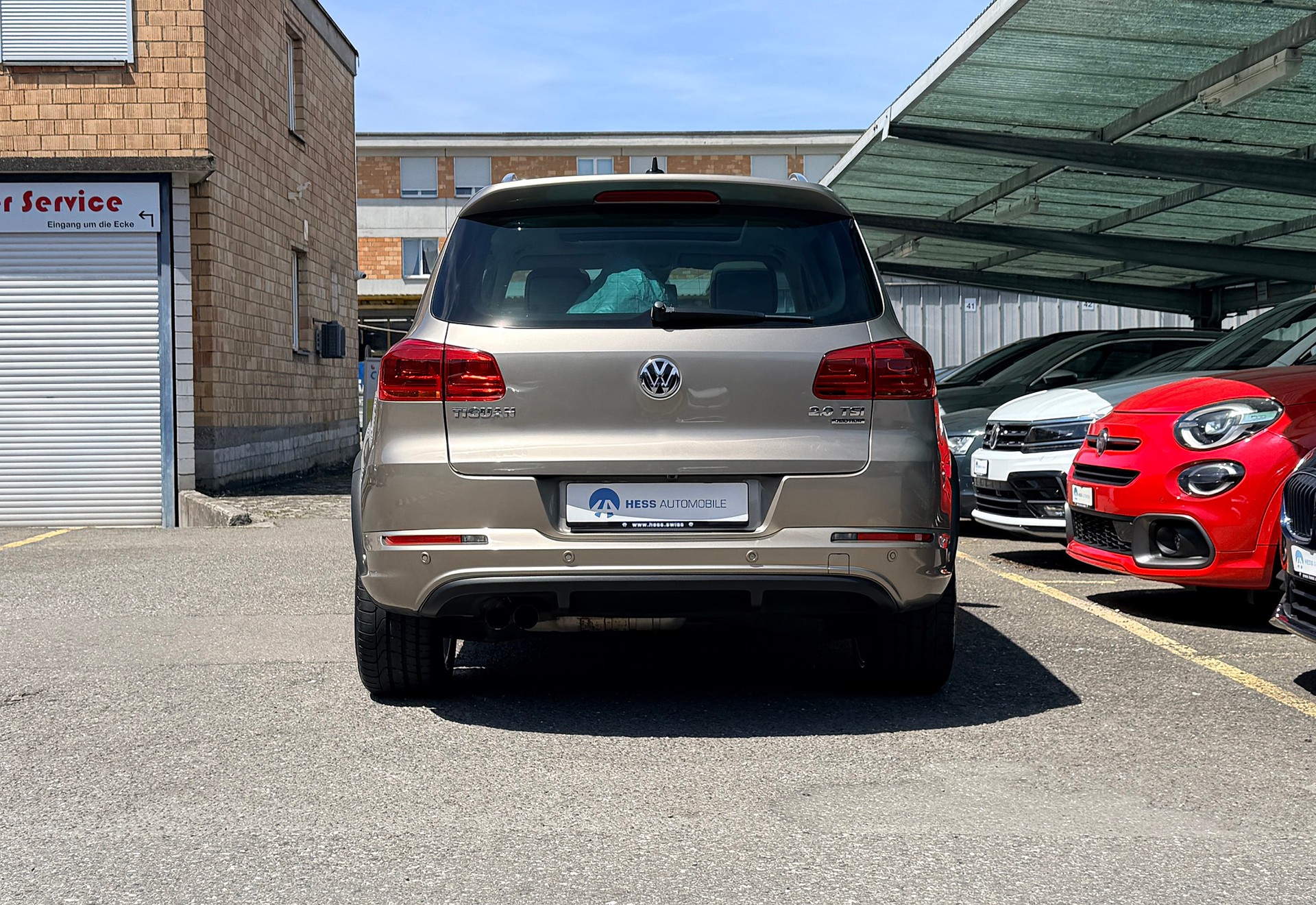 VW Tiguan 2.0 TSI R-Line Design 4Motion DSG-image-4