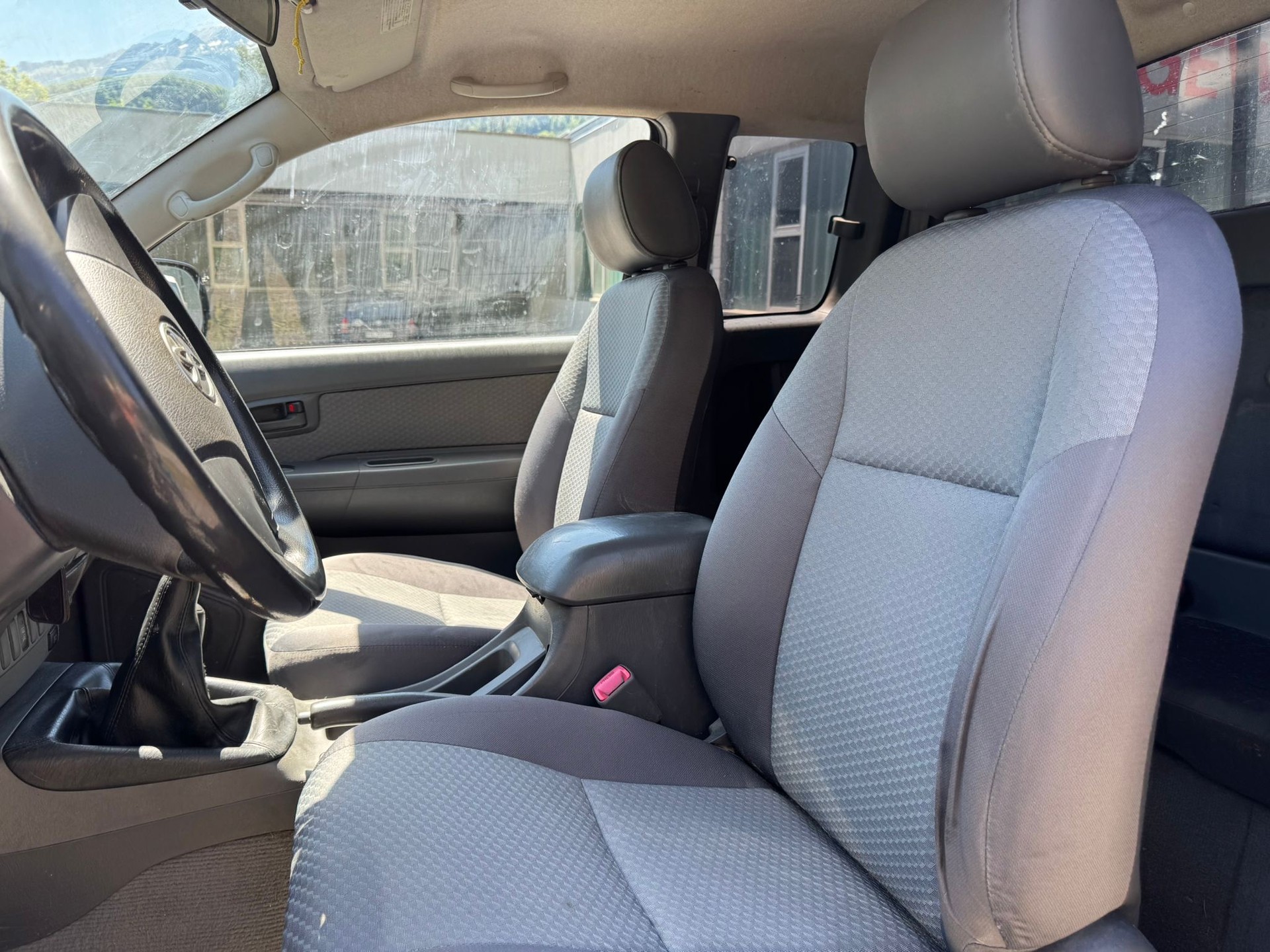 TOYOTA Hilux 2.5D 4WD Extra Cab Luna-image-10