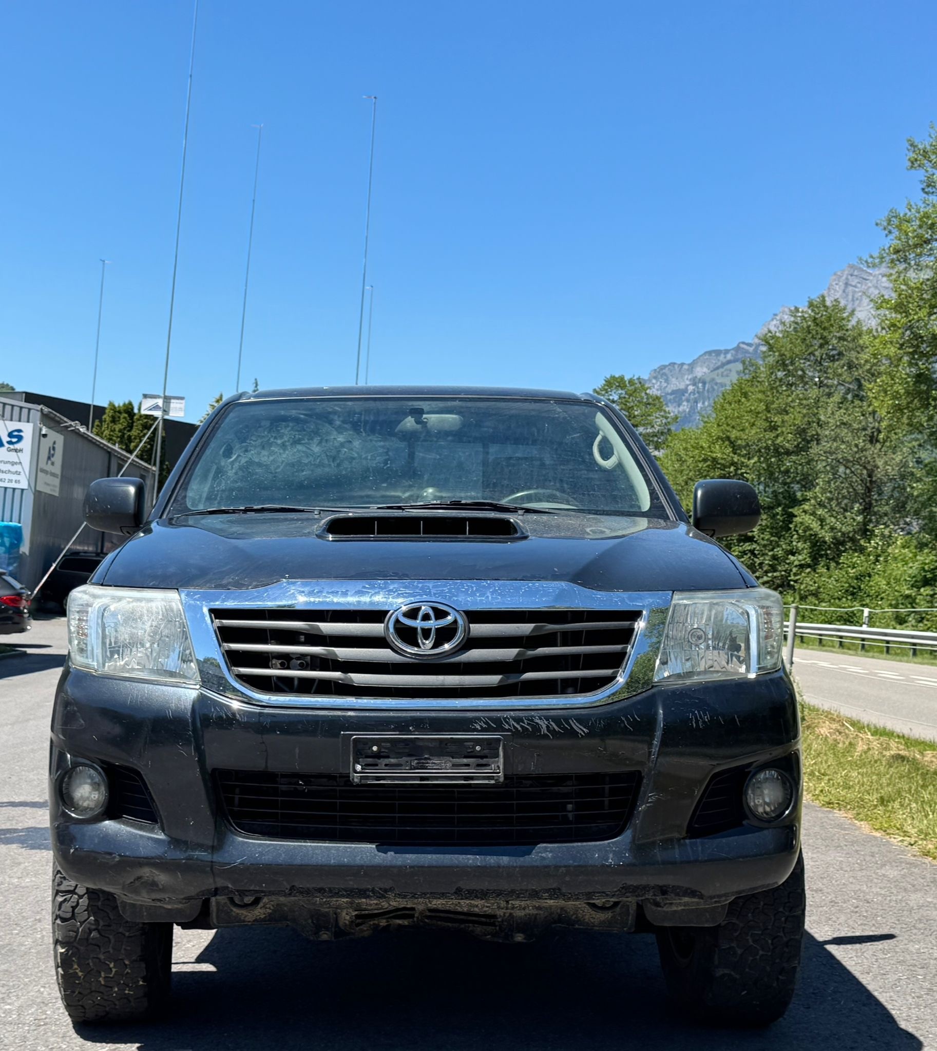 TOYOTA Hilux 2.5D 4WD Extra Cab Luna