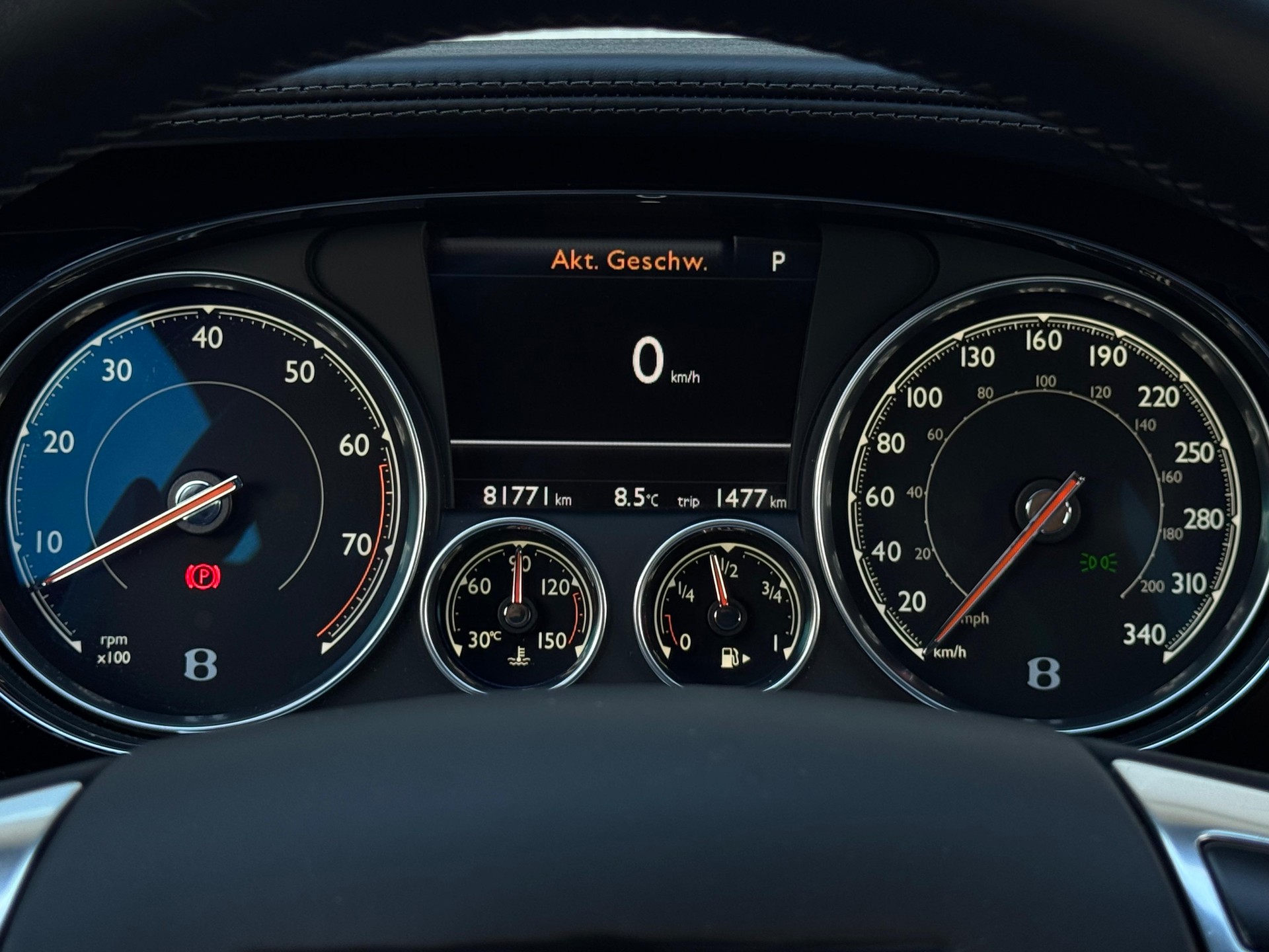 BENTLEY Continental GT 4.0 V8-image-14