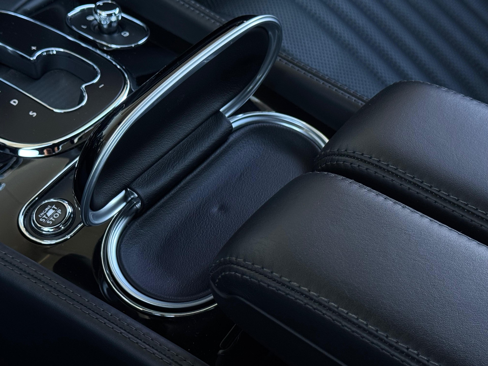 BENTLEY Continental GT 4.0 V8-image-17