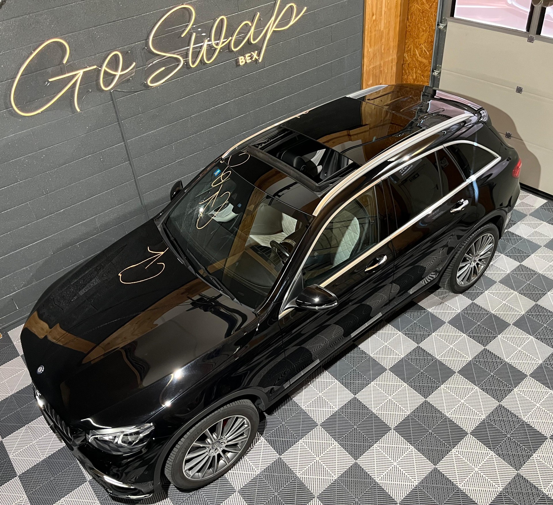 MERCEDES-BENZ GLC 250 AMG Line 4Matic 9G-Tronic-image-5