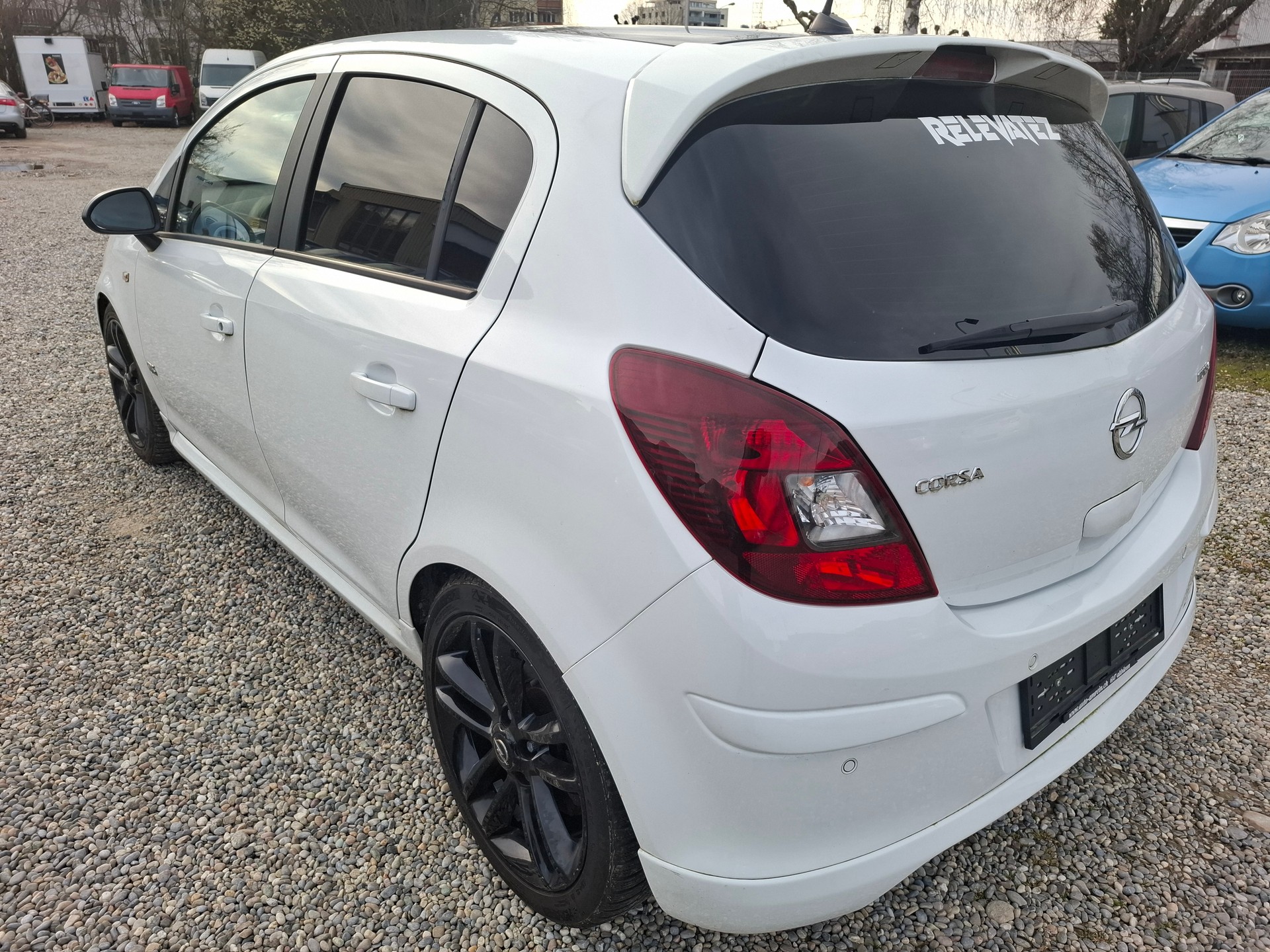 OPEL Corsa 1.6 Turbo Color Edition-image-5