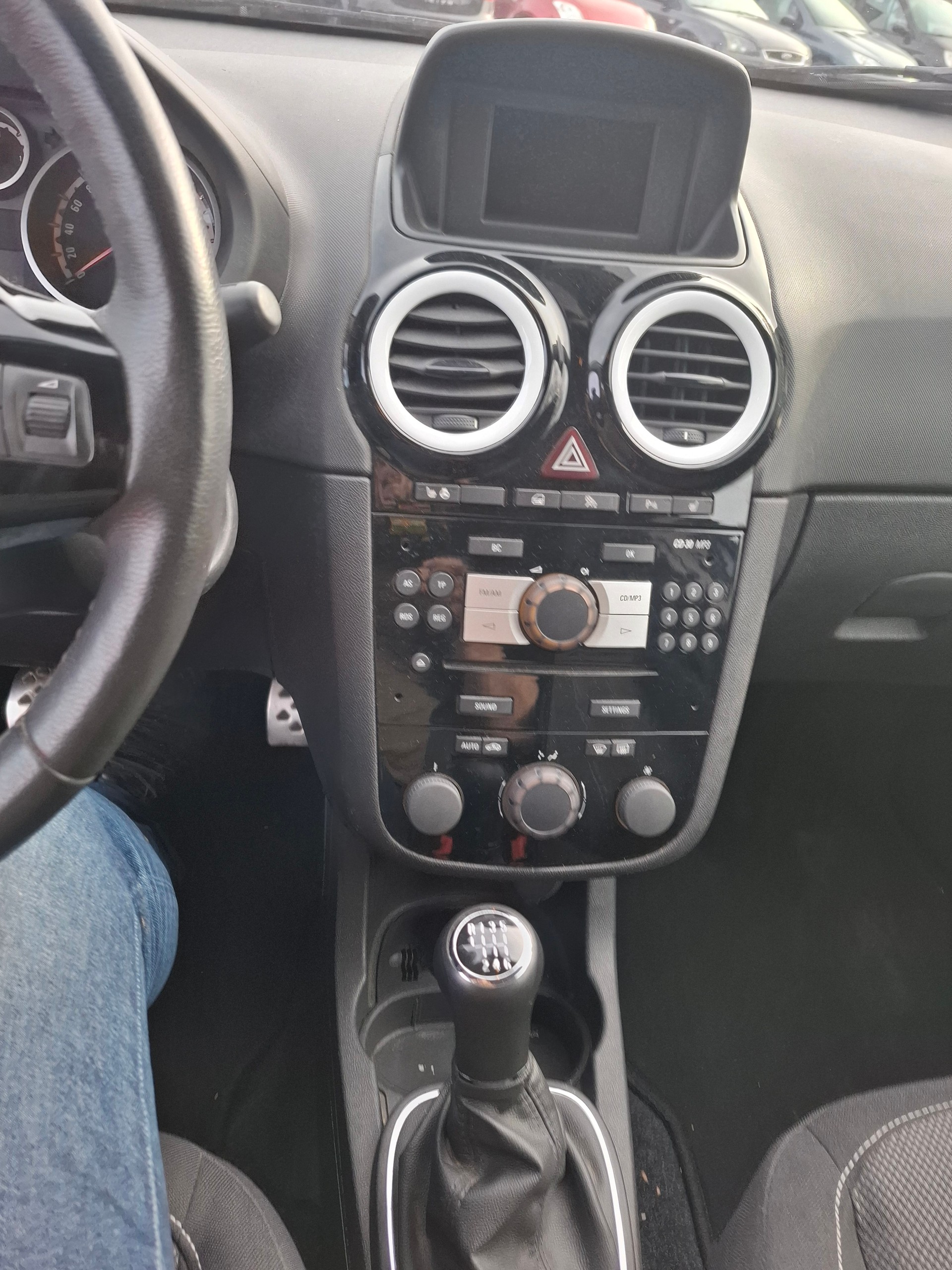 OPEL Corsa 1.6 Turbo Color Edition-image-8