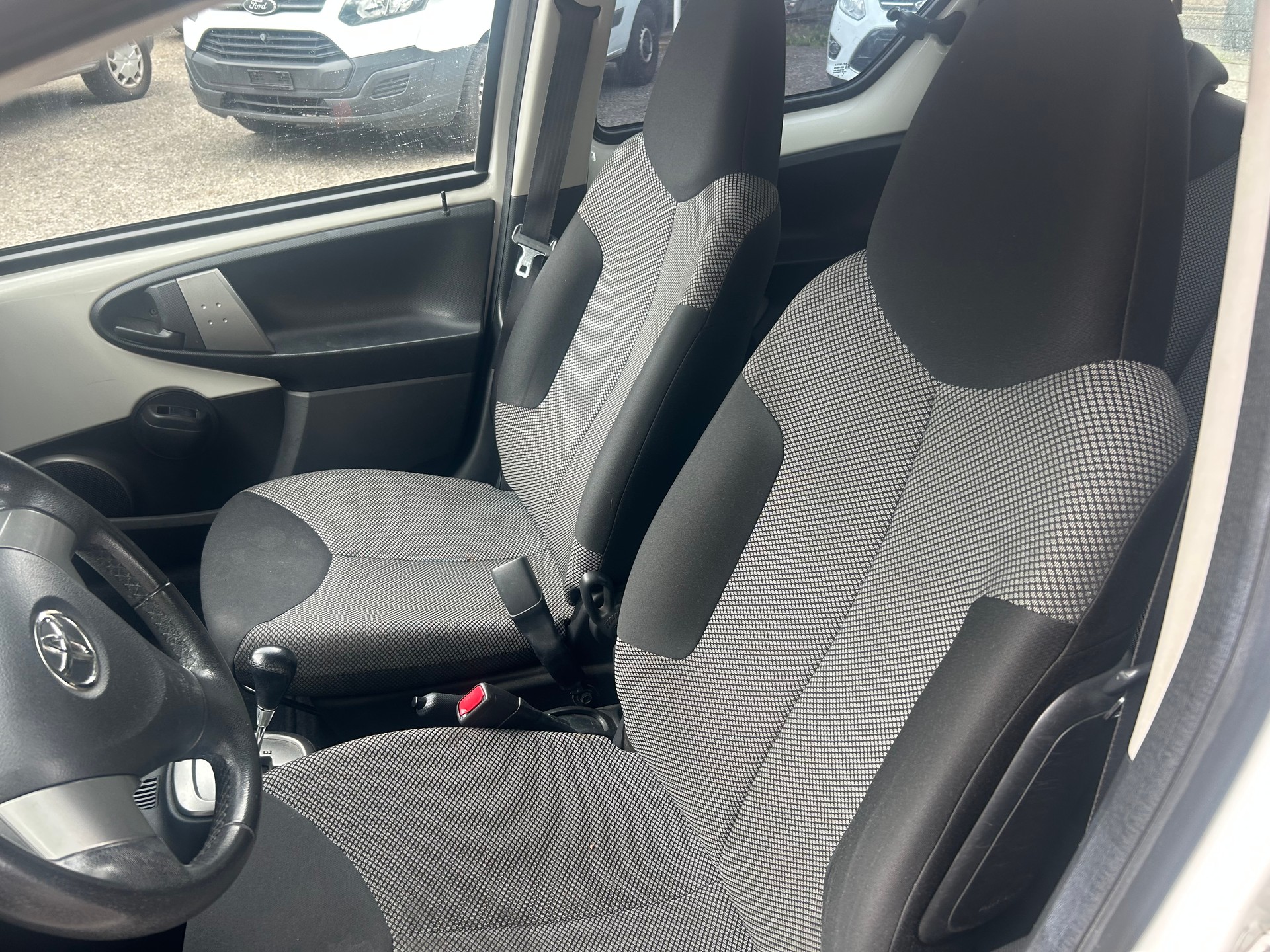 TOYOTA Aygo 1.0 VVT-i Luna-image-11
