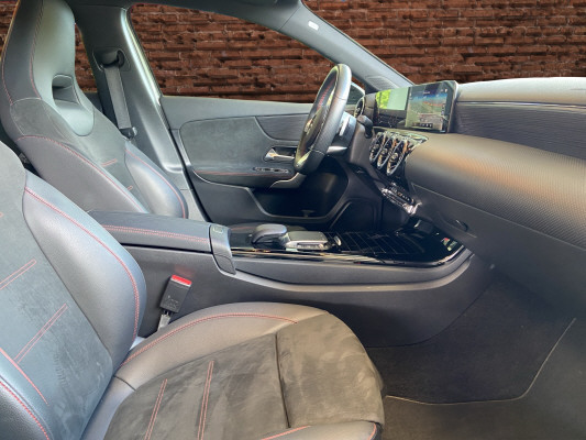 MERCEDES-BENZ A 200 AMG Line-image-10