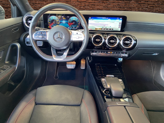 MERCEDES-BENZ A 200 AMG Line-image-8