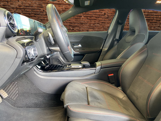 MERCEDES-BENZ A 200 AMG Line-image-9