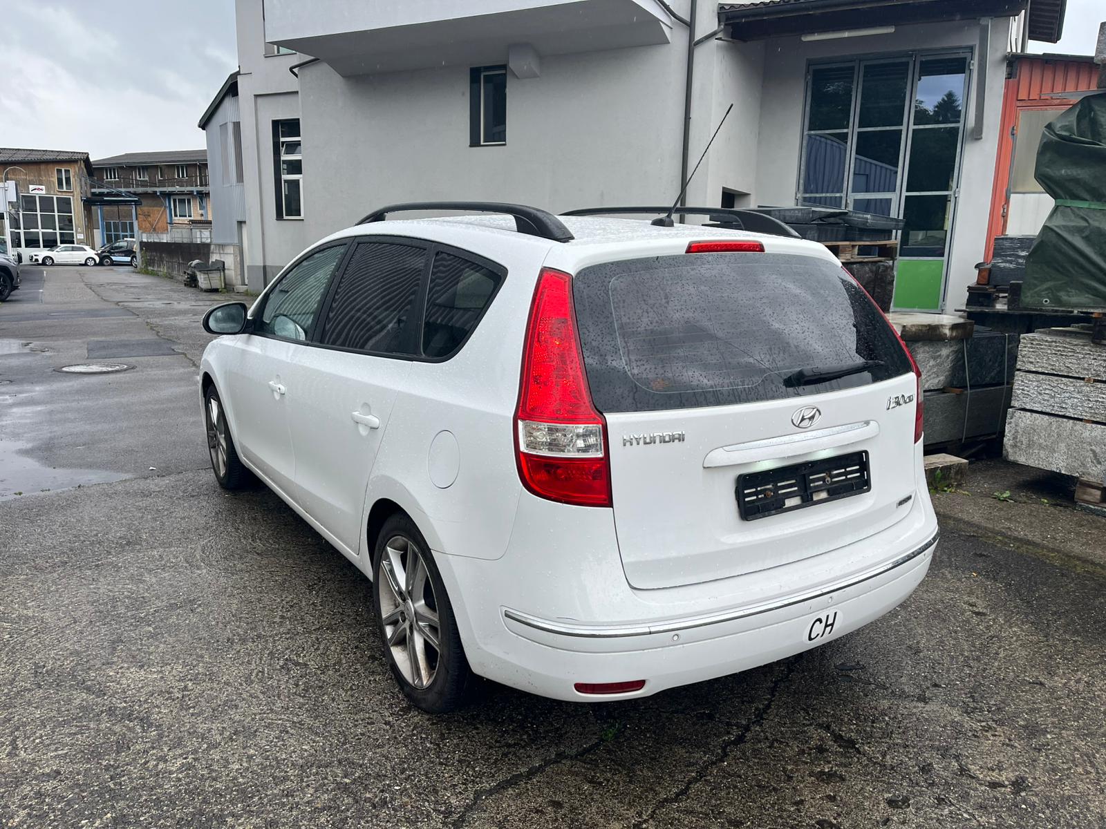 HYUNDAI i30 Wagon 2.0 Premium Automatic-image-5