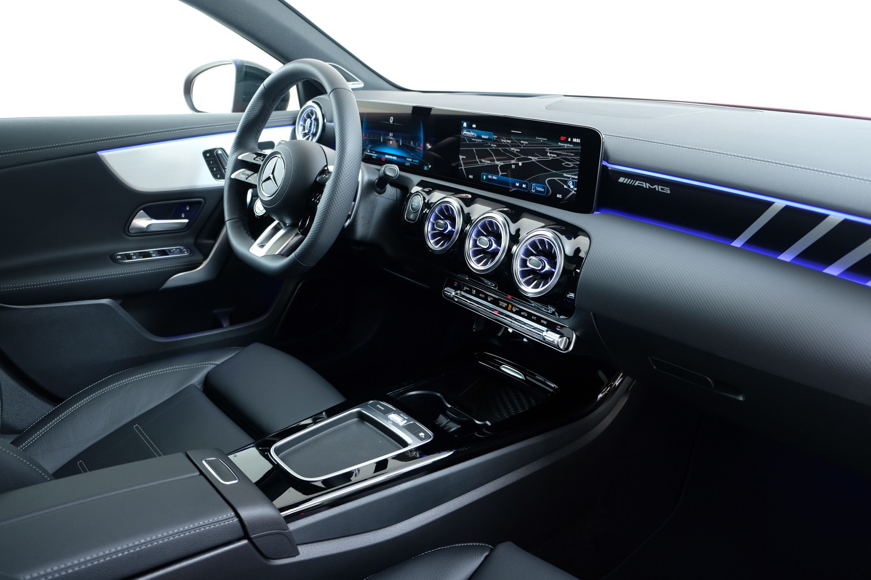 MERCEDES-BENZ A 35 AMG 4Matic Speedshift-image-9
