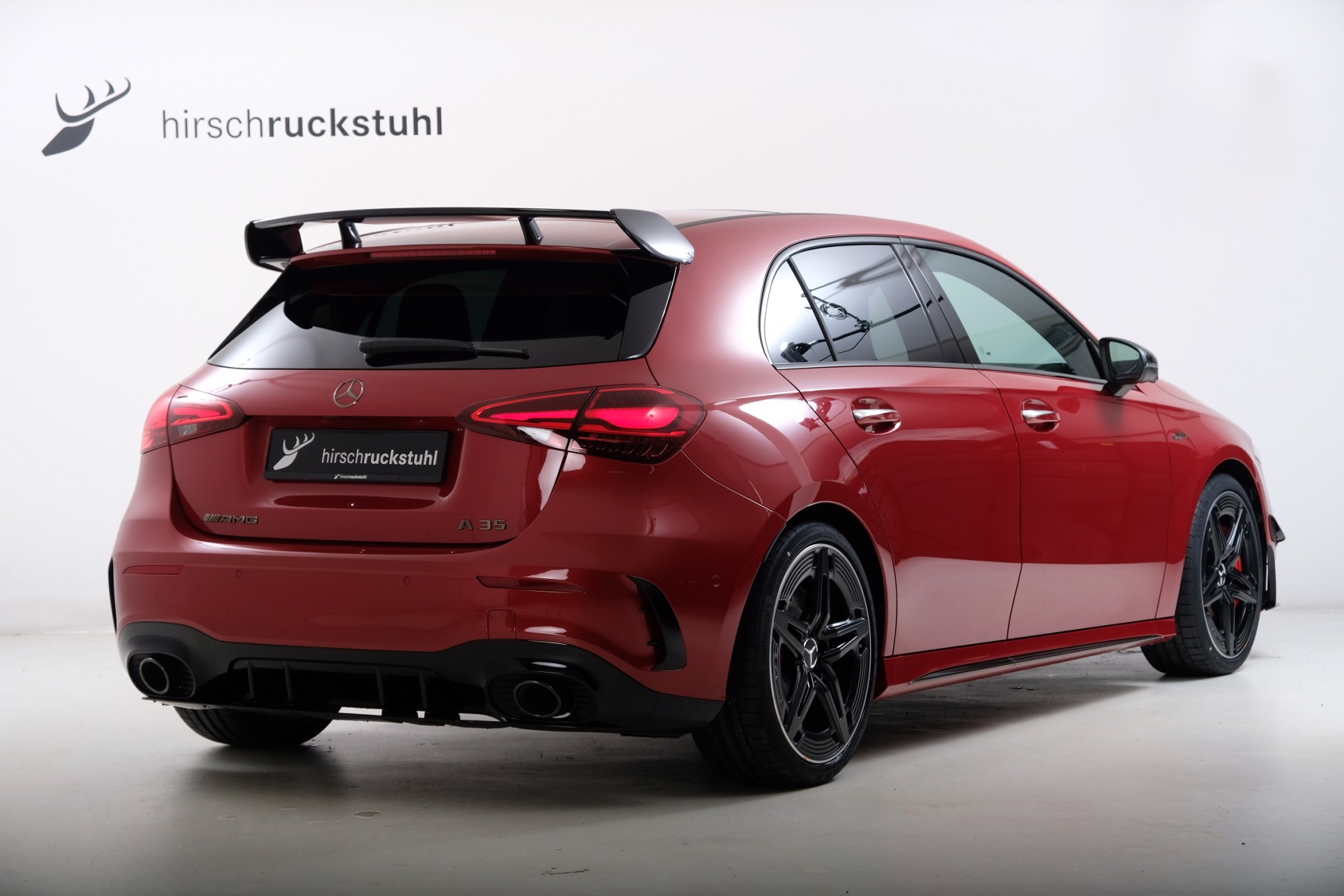 MERCEDES-BENZ A 35 AMG 4Matic Speedshift-showroom-element-2