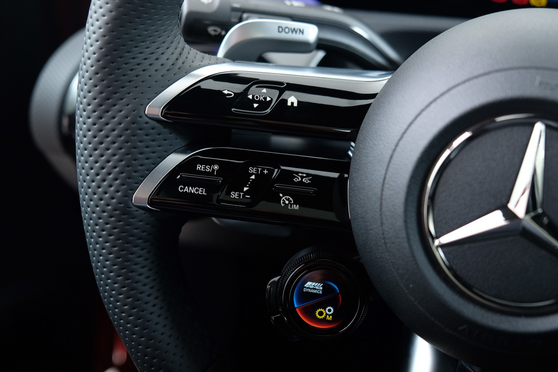 MERCEDES-BENZ A 35 AMG 4Matic Speedshift-image-11