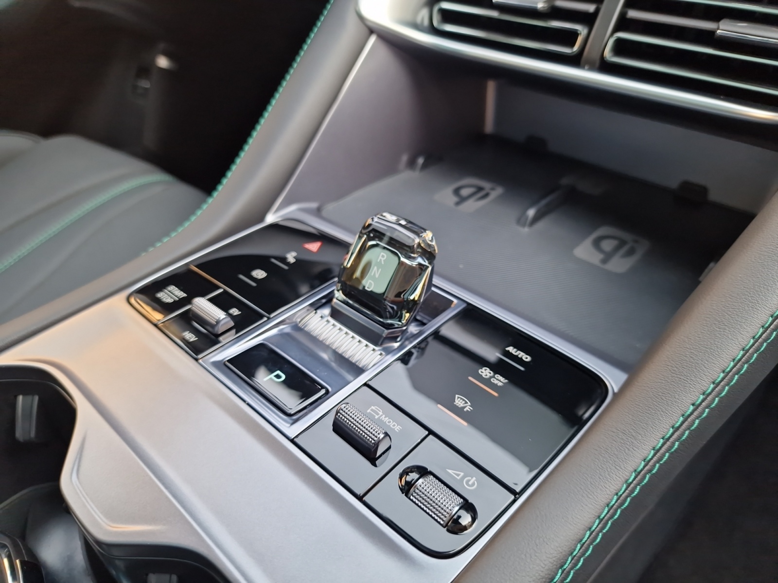 BYD Seal U DM-i Design AWD Panorama 324 PS-image-25
