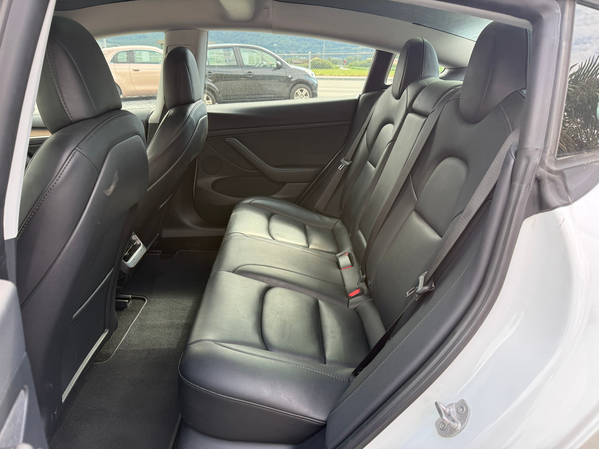 TESLA Model 3 LR AWD Enhanced Autopilot👌 Refresh👌 Wärmepumpe👌-image-9