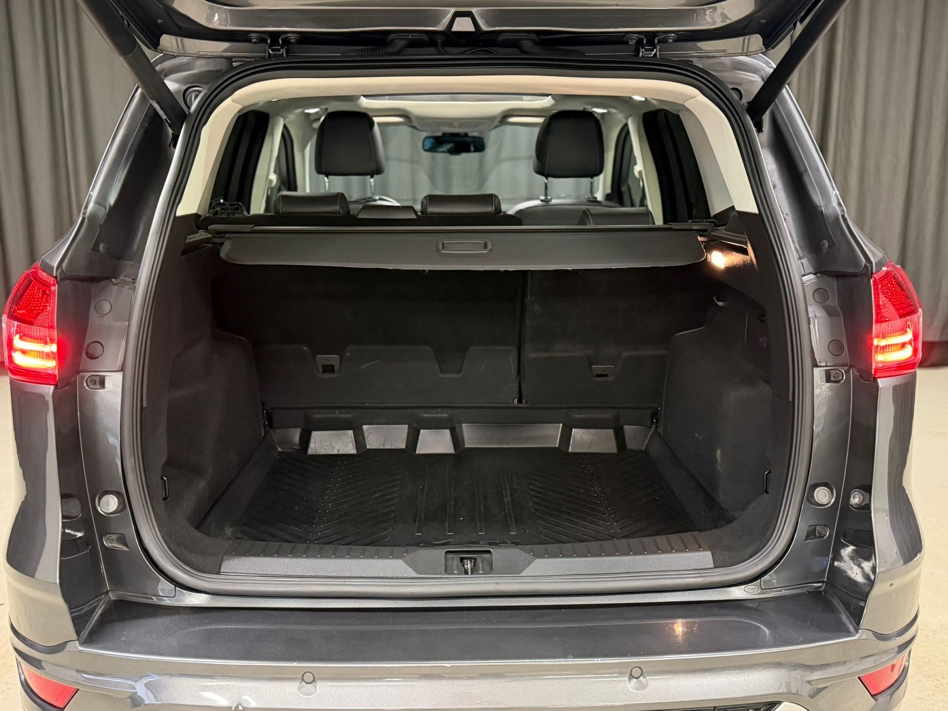 FORD Kuga 2.0 TDCi Titanium 4WD PowerShift-image-10