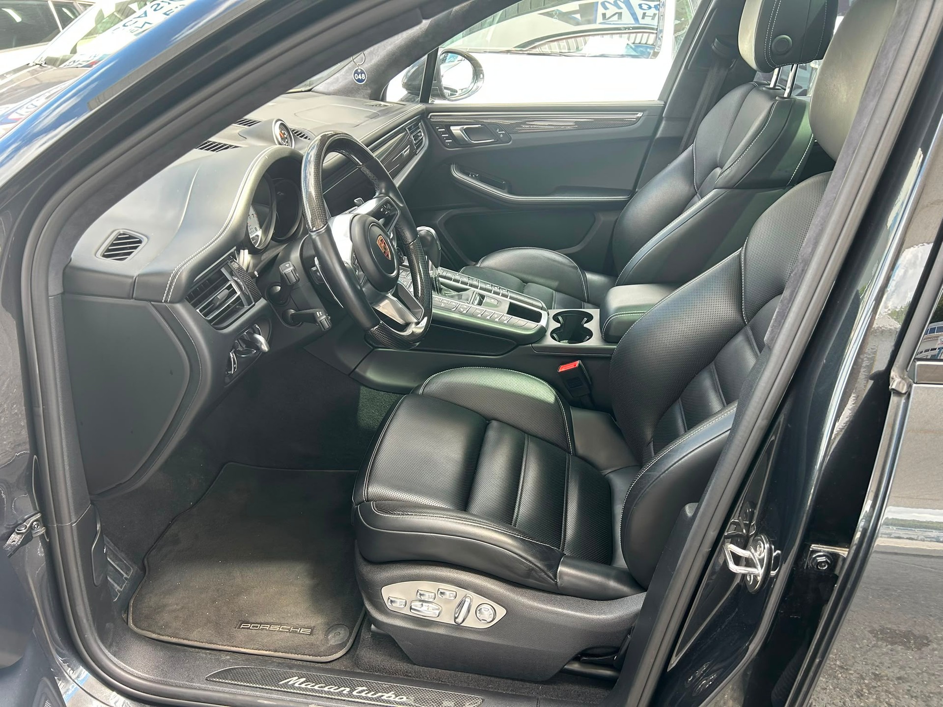PORSCHE Macan Turbo PDK-image-8