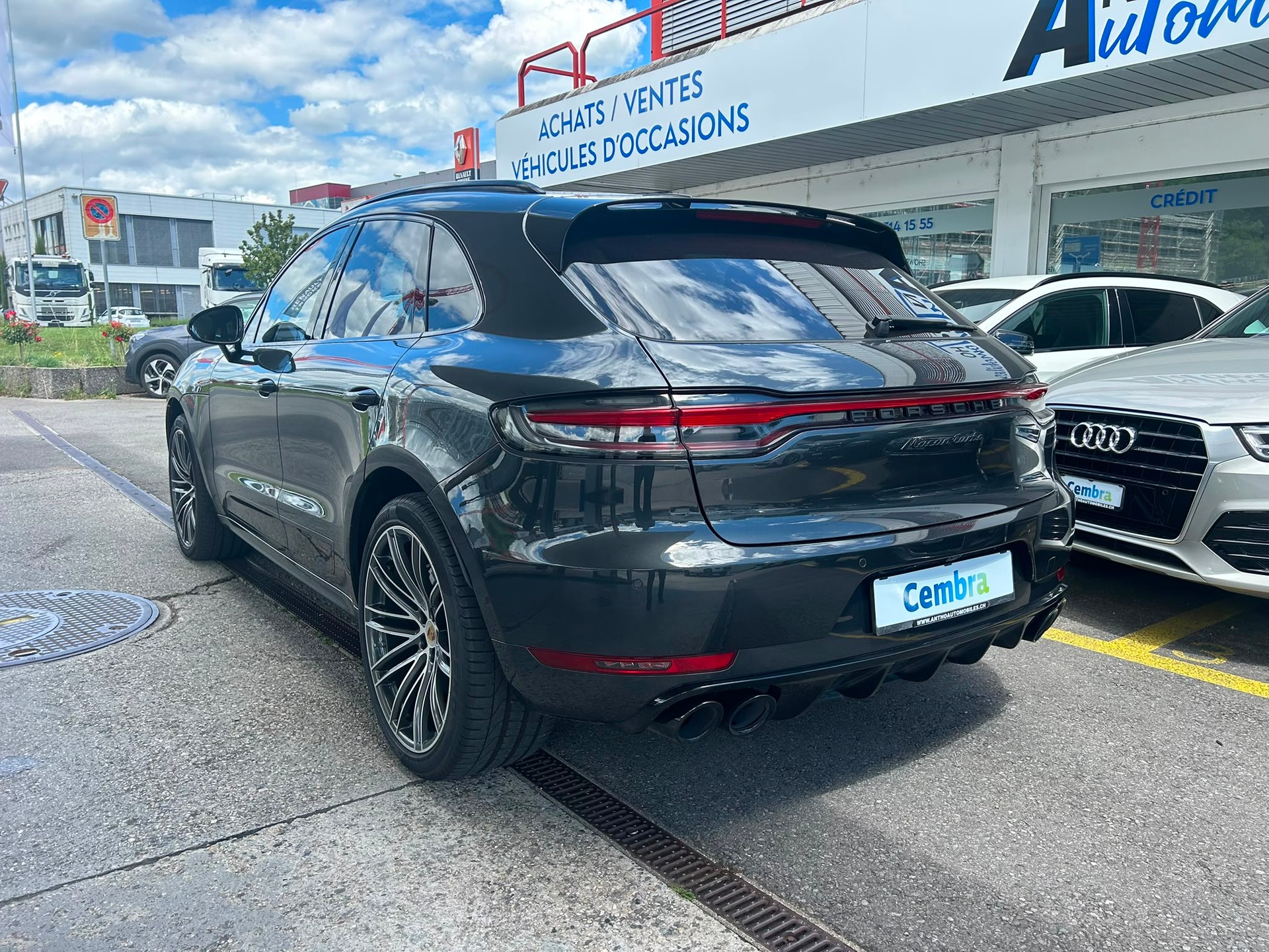 PORSCHE Macan Turbo PDK-image-2