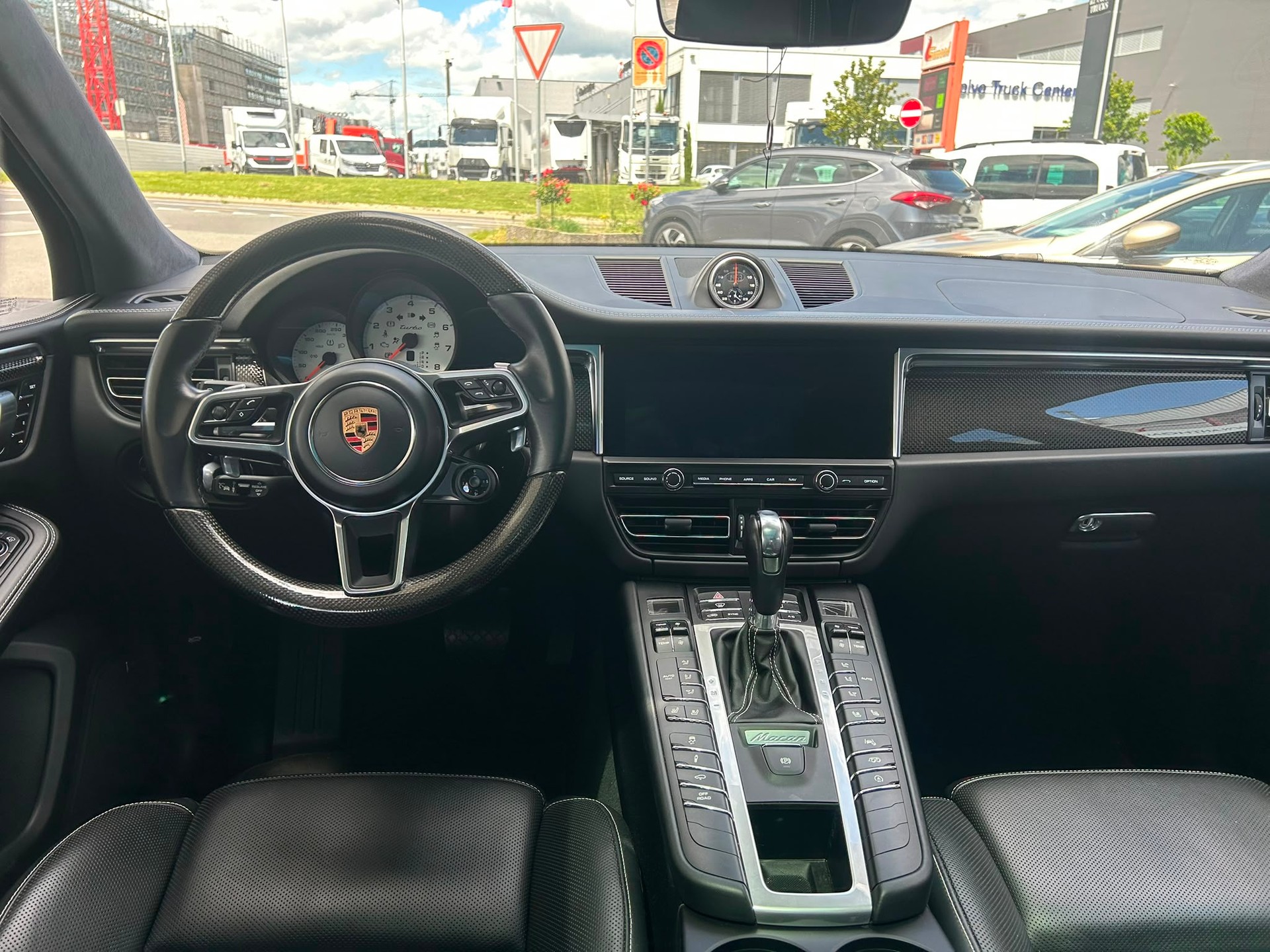 PORSCHE Macan Turbo PDK-image-7
