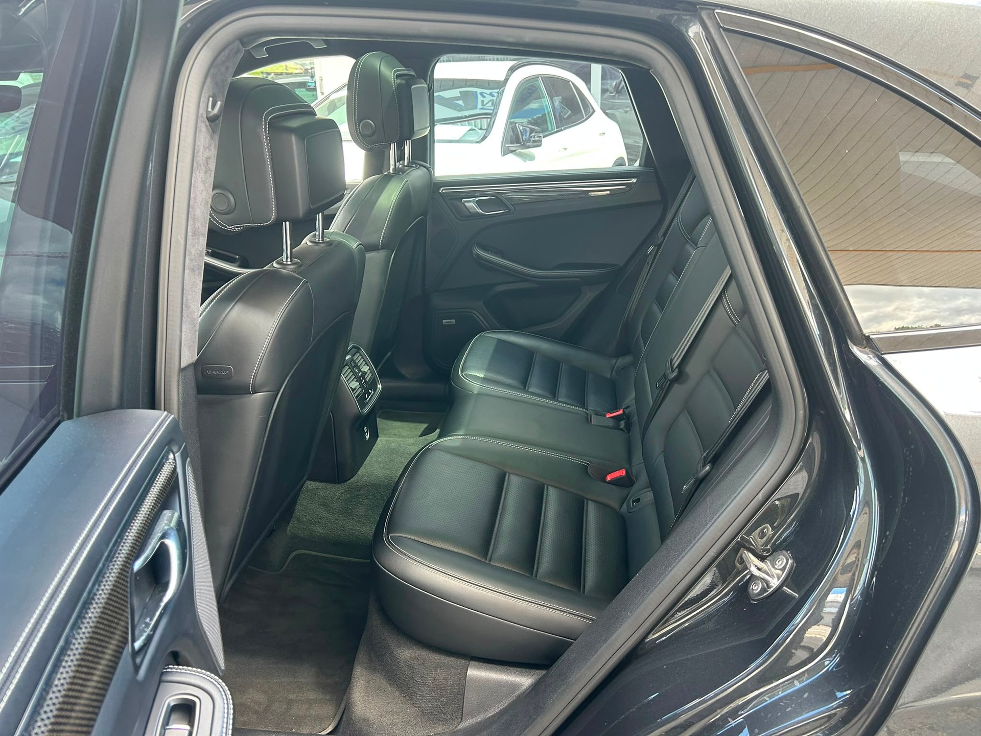 PORSCHE Macan Turbo PDK-image-5
