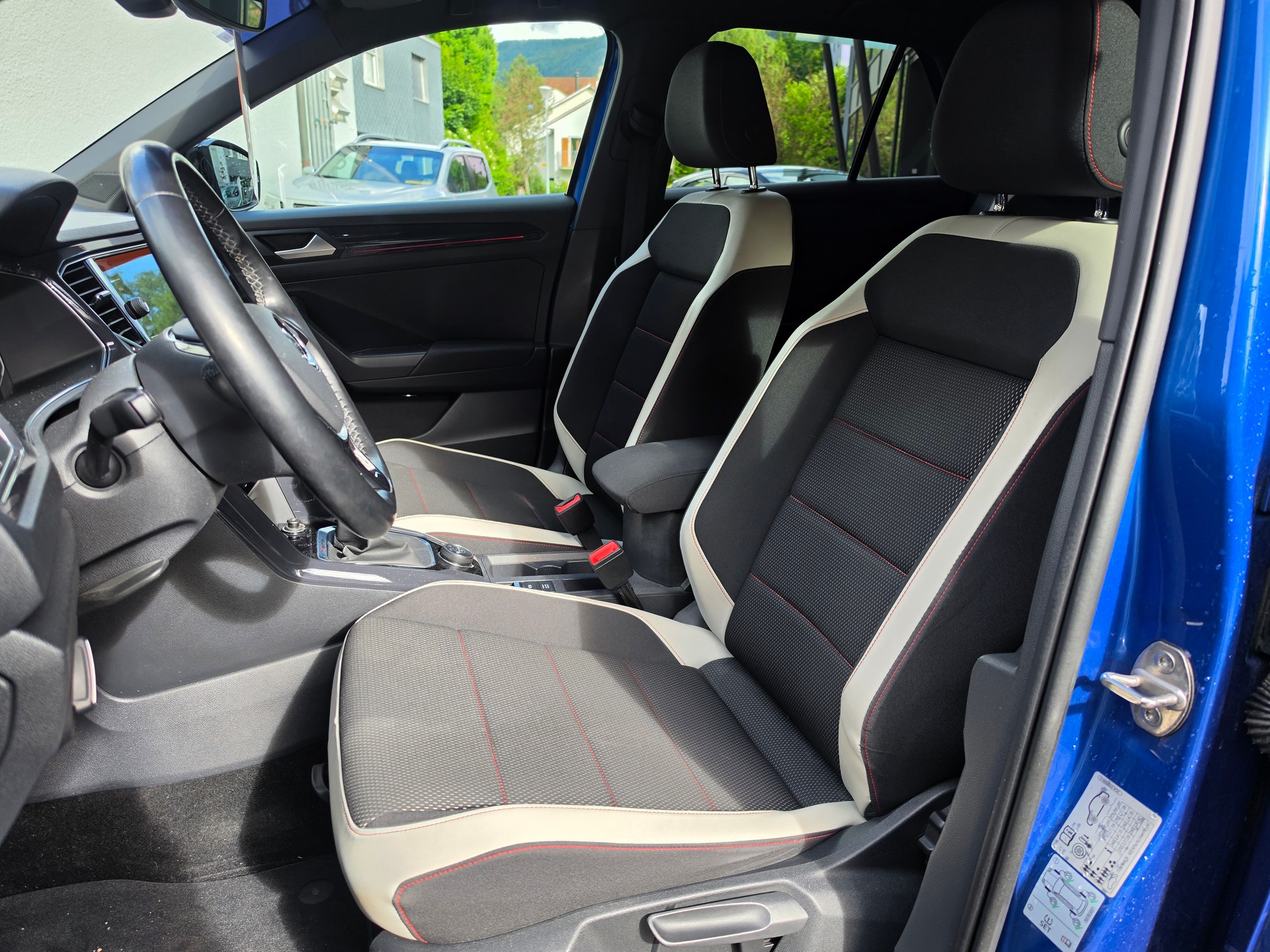 VW T-Roc 2.0 TDI SCR Advance 4Motion-image-5