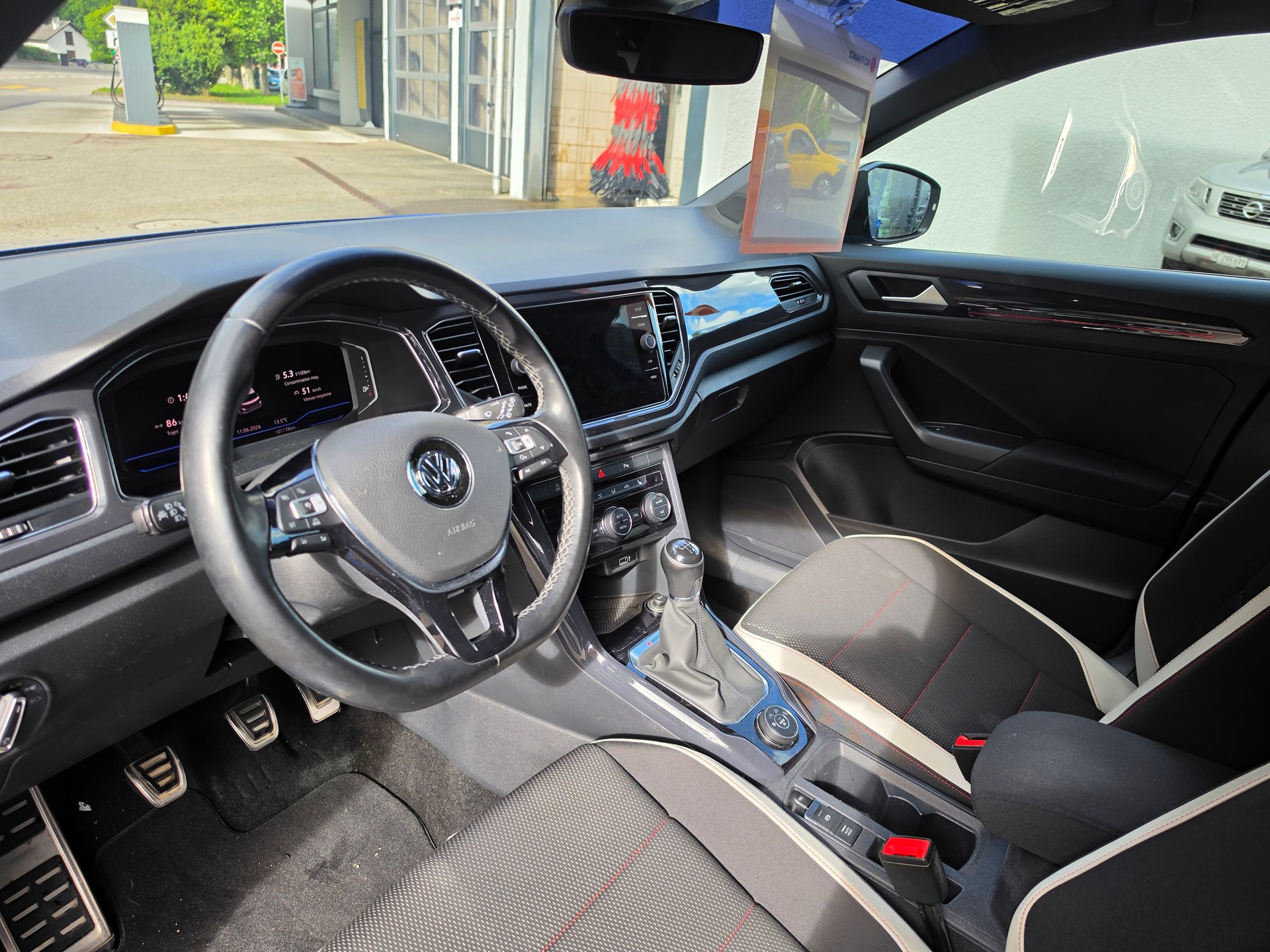 VW T-Roc 2.0 TDI SCR Advance 4Motion-image-4