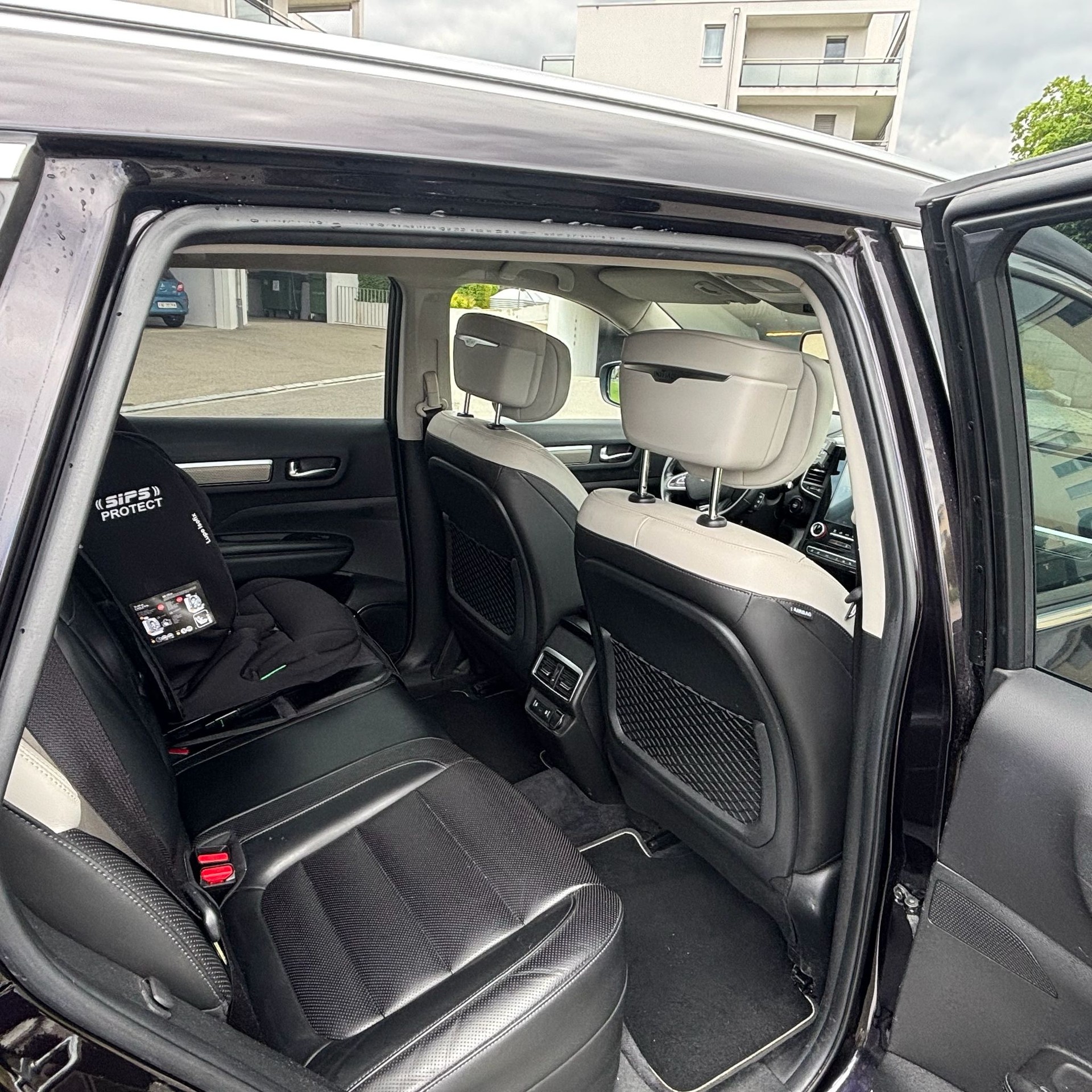 RENAULT 2.0 dCi Initiale Paris 4x4 Xtronic CVT, 8 kompl. Räder, alle Service gemacht-image-7