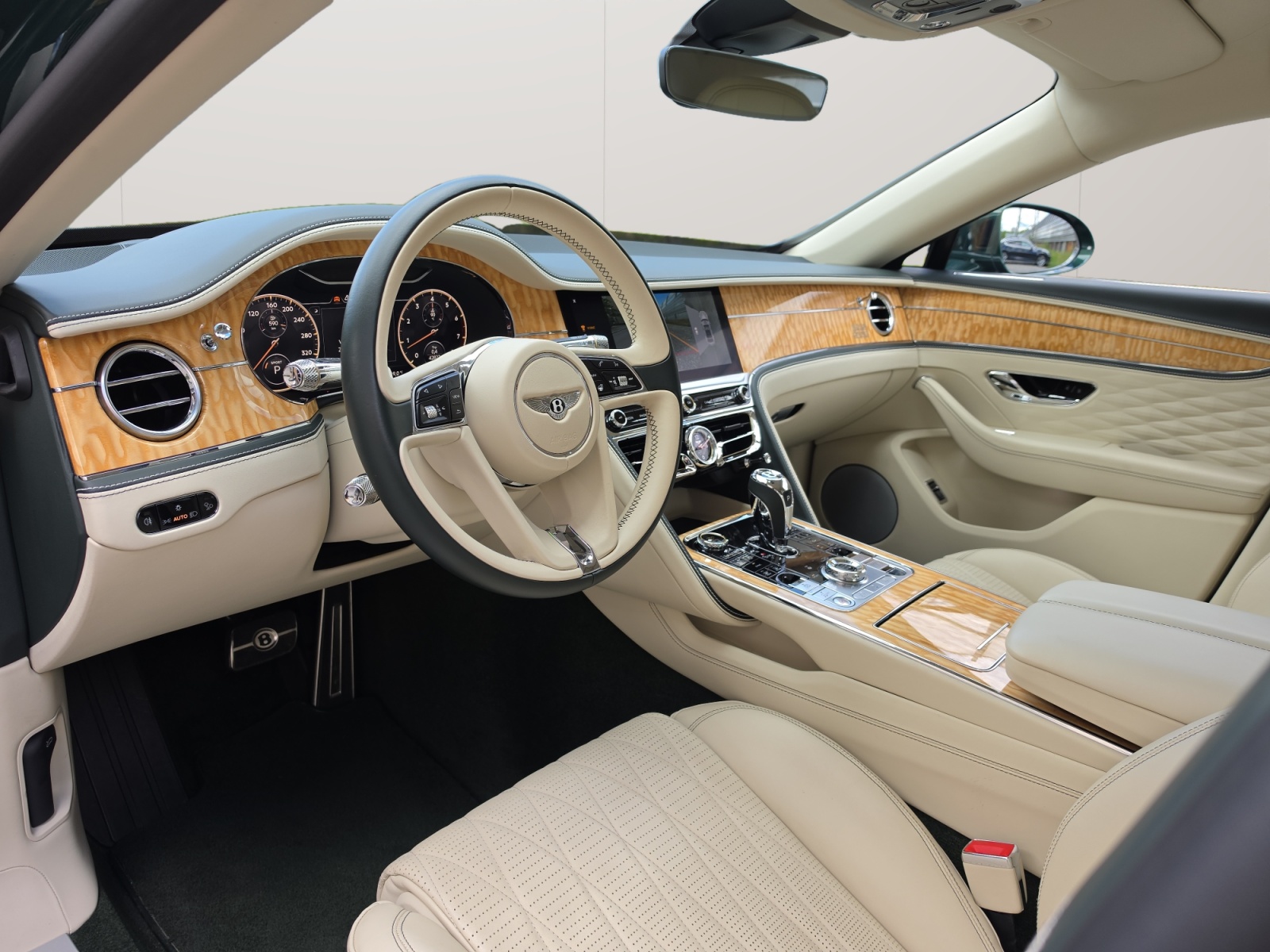 BENTLEY Flying Spur 6.0 W12 First Edition-showroom-element-3