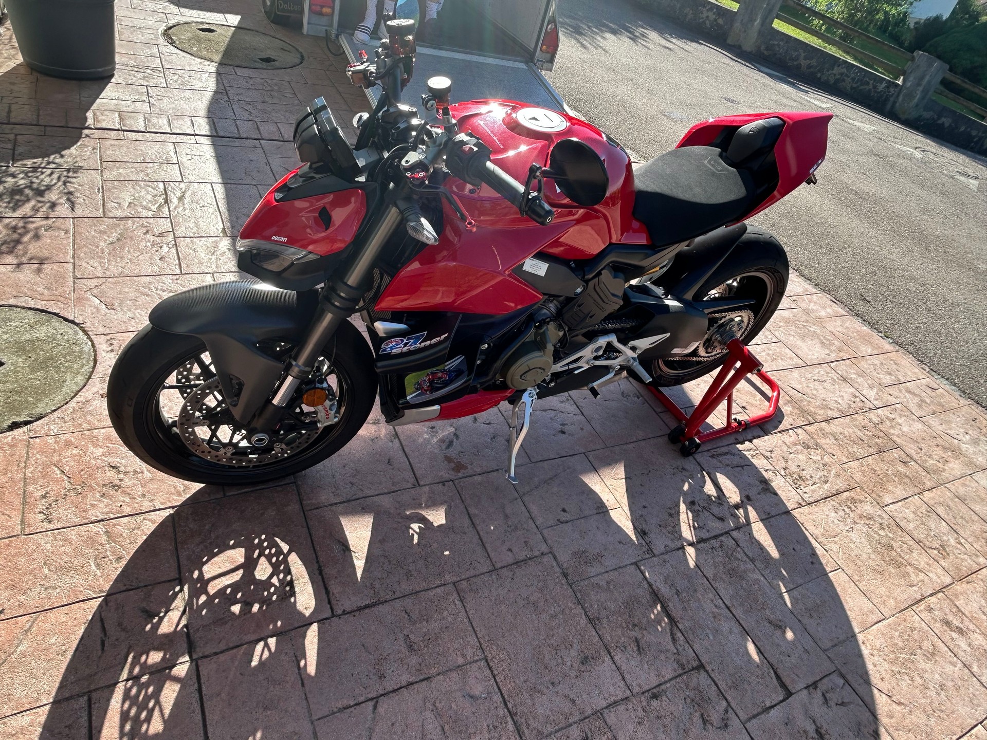 DUCATI Streetfighter V4-image-4