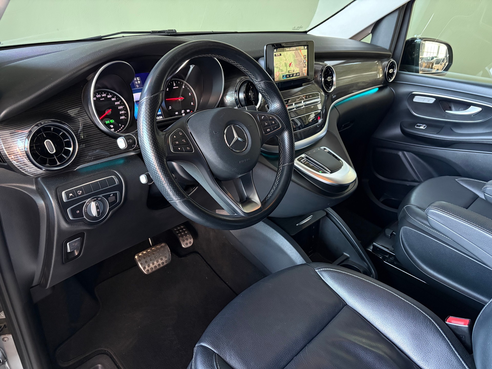 MERCEDES-BENZ V 250 d Kompakt 9G-Tronic *Ab MFK*STANDHEIZUNG*ANHÄNGERKUPPLUNG*-image-23