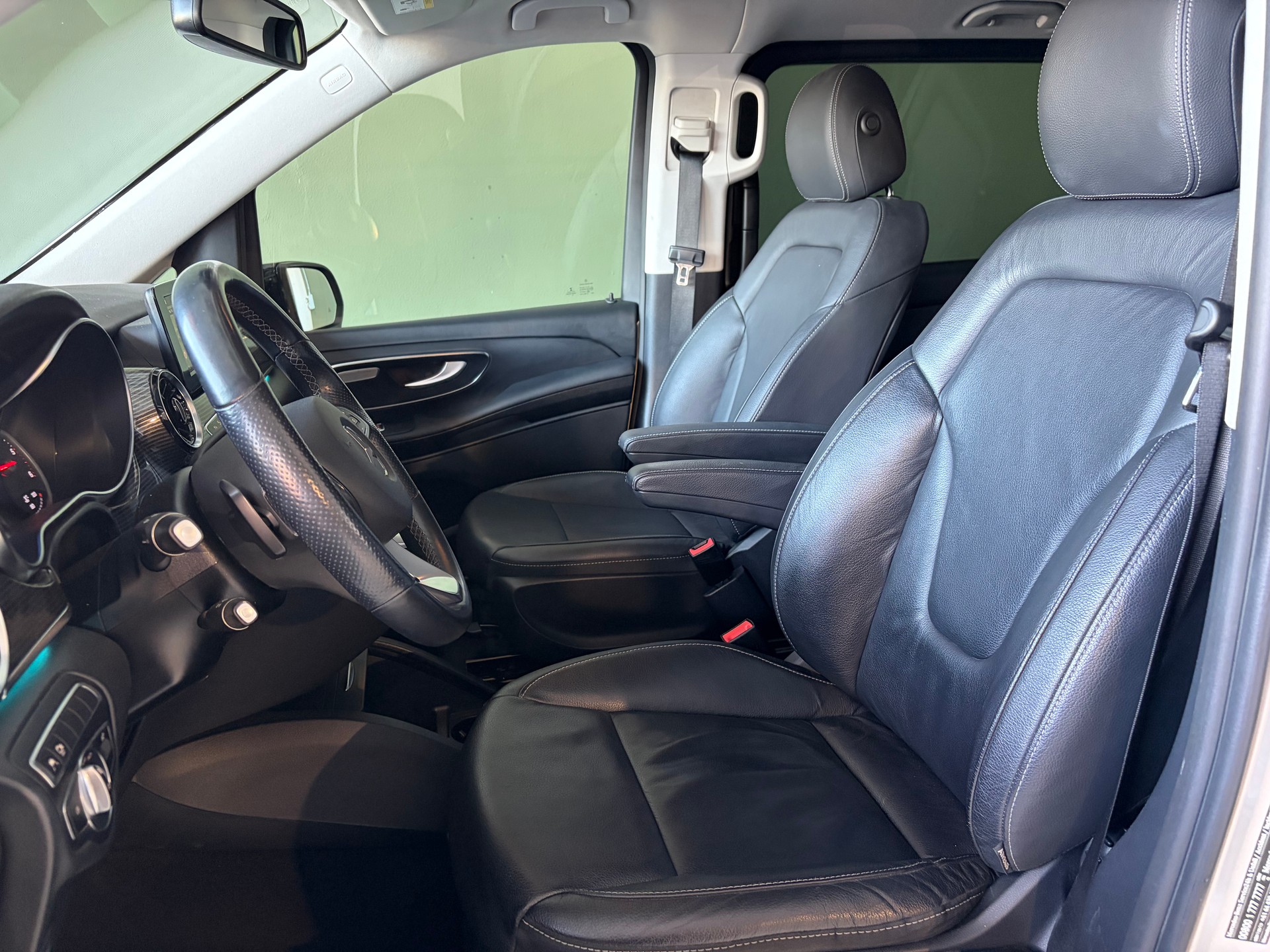 MERCEDES-BENZ V 250 d Kompakt 9G-Tronic *Ab MFK*STANDHEIZUNG*ANHÄNGERKUPPLUNG*-image-5