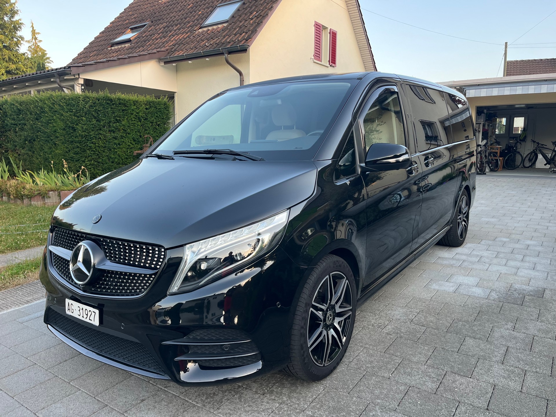 MERCEDES-BENZ V 300 d Swiss Ed. lang AMG Line